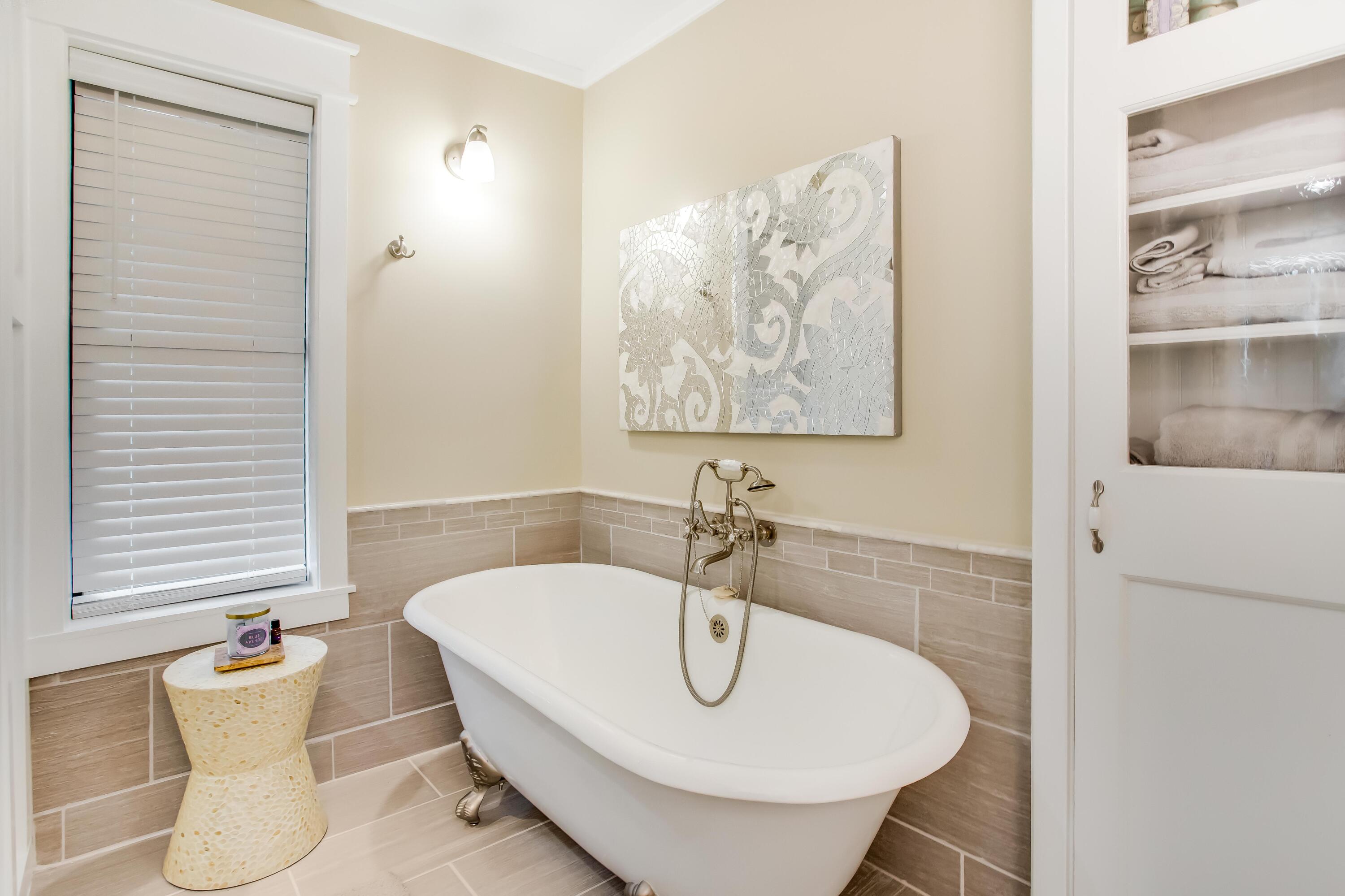 BAY MAGNOLIA - Residential