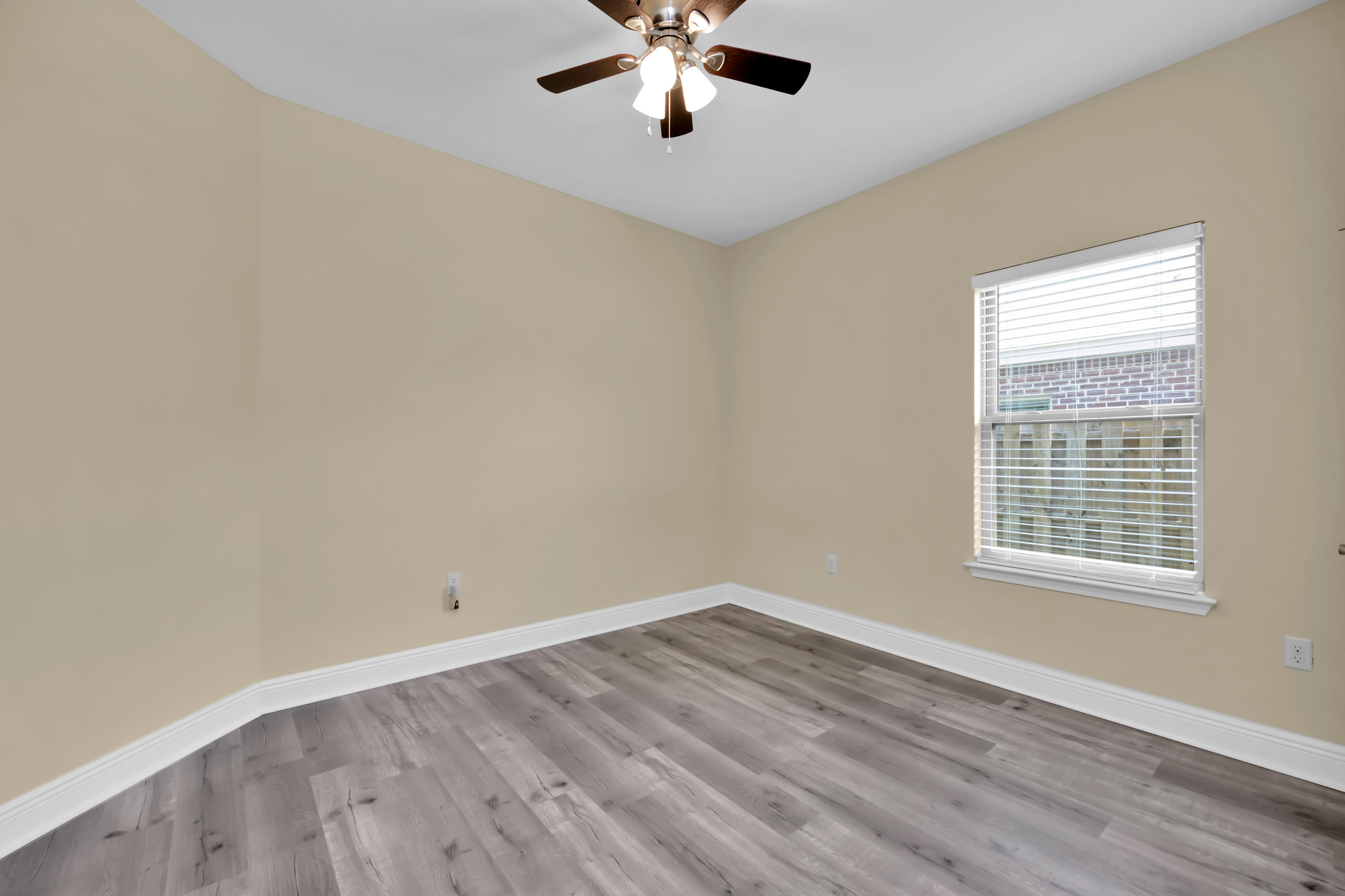 DRIFTWOOD ESTATES - Residential Lease