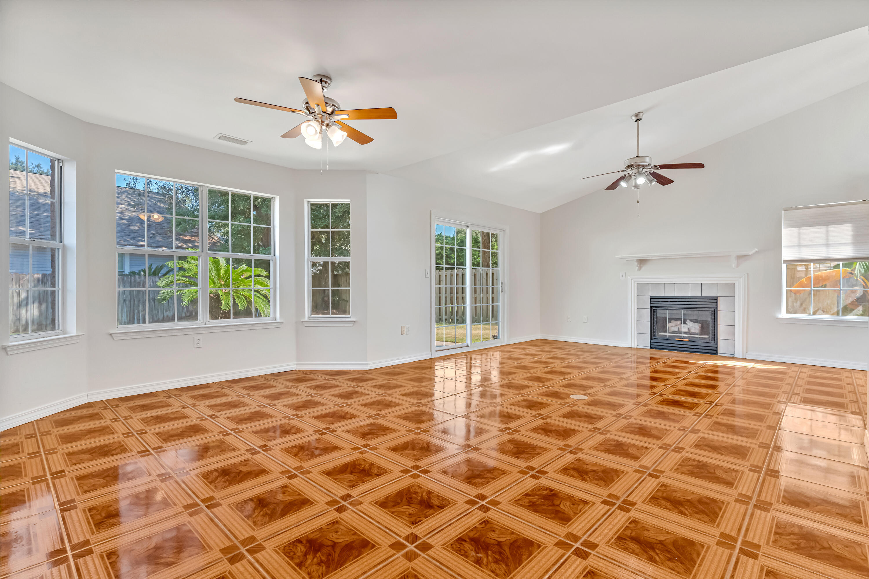 PARKWOOD PLACE AT BLUEWATER BAY - Residential