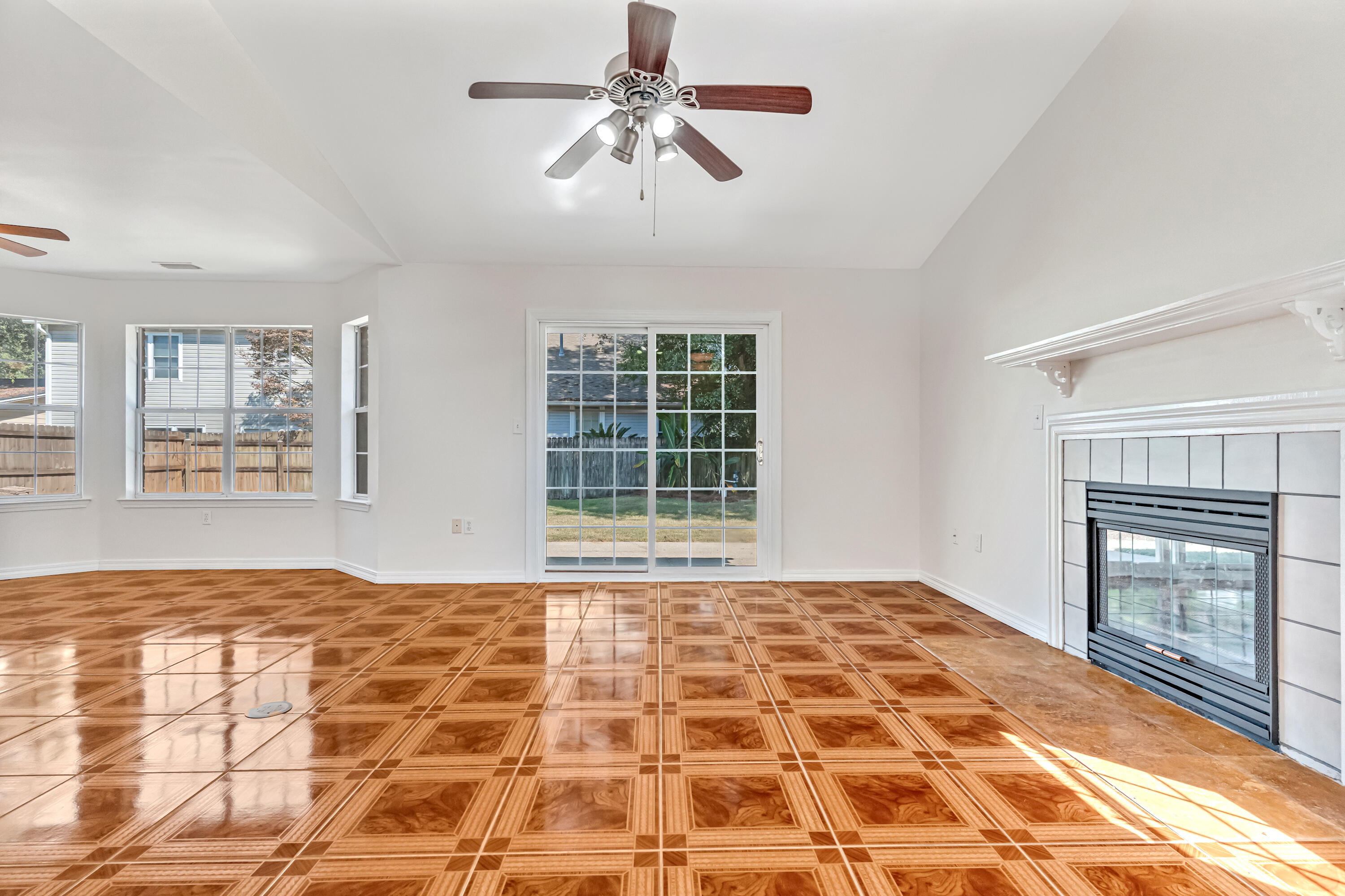 PARKWOOD PLACE AT BLUEWATER BAY - Residential