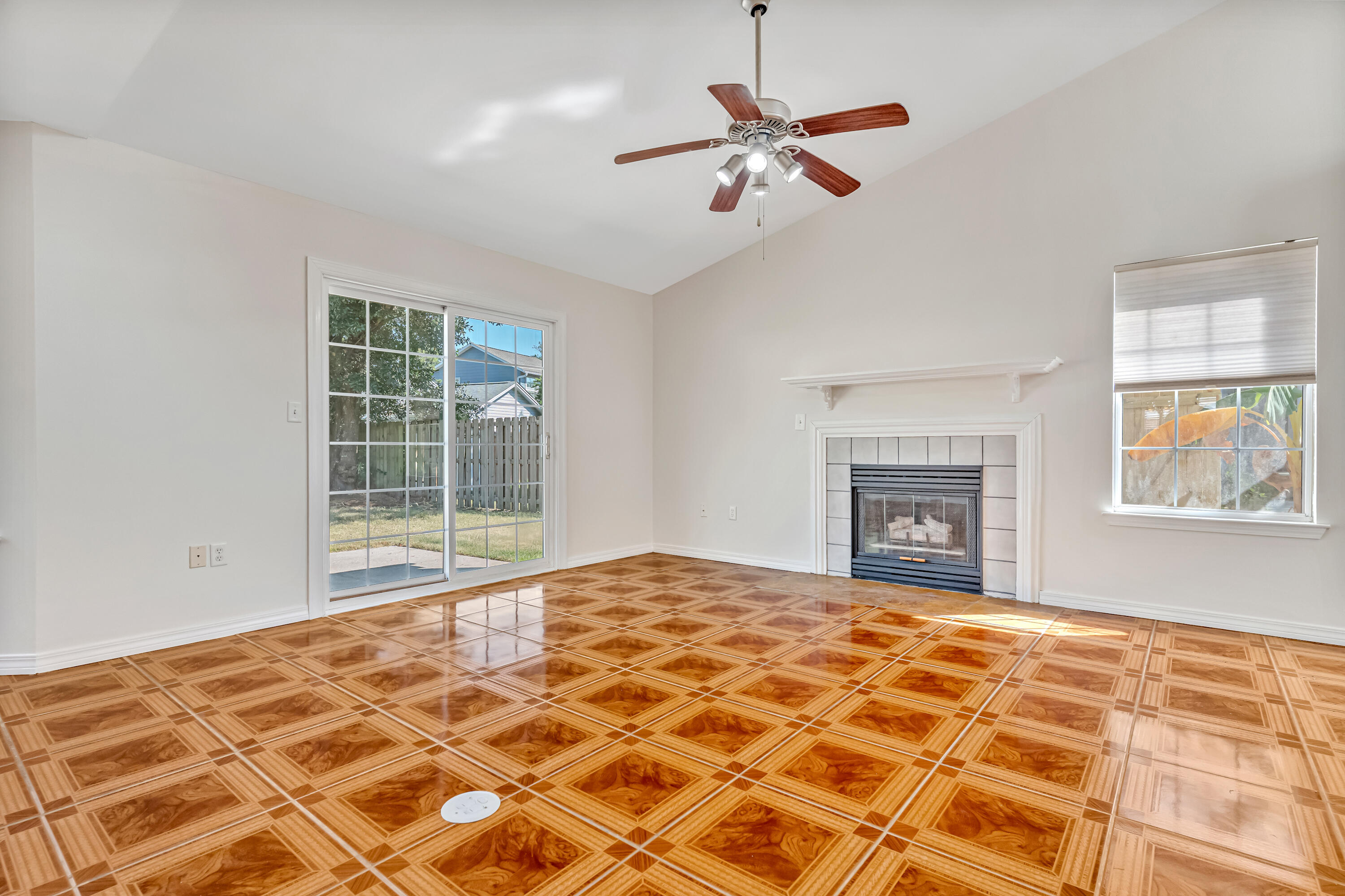 PARKWOOD PLACE AT BLUEWATER BAY - Residential