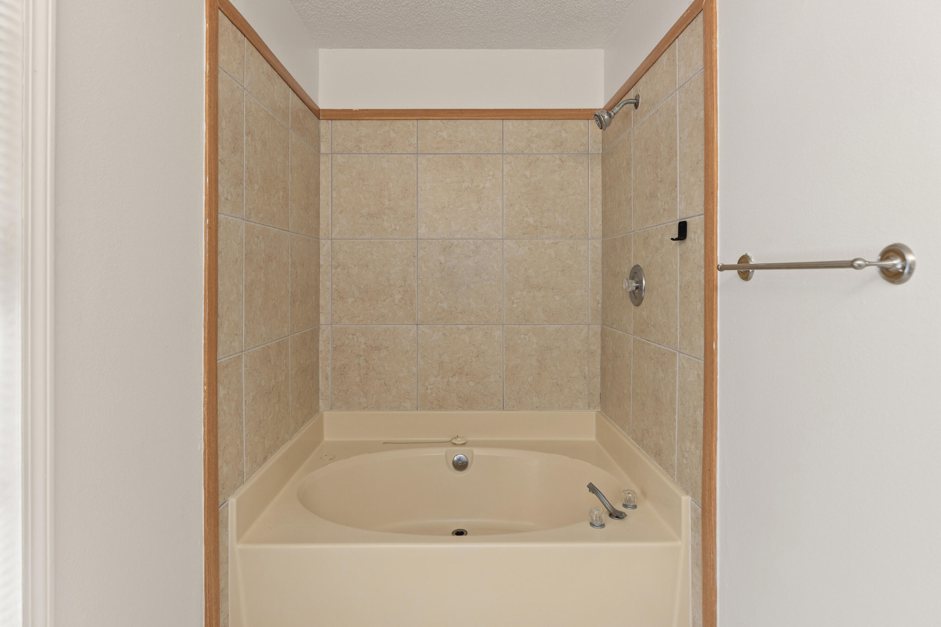 CALHOUN S/D TO DESTIN - Residential Lease