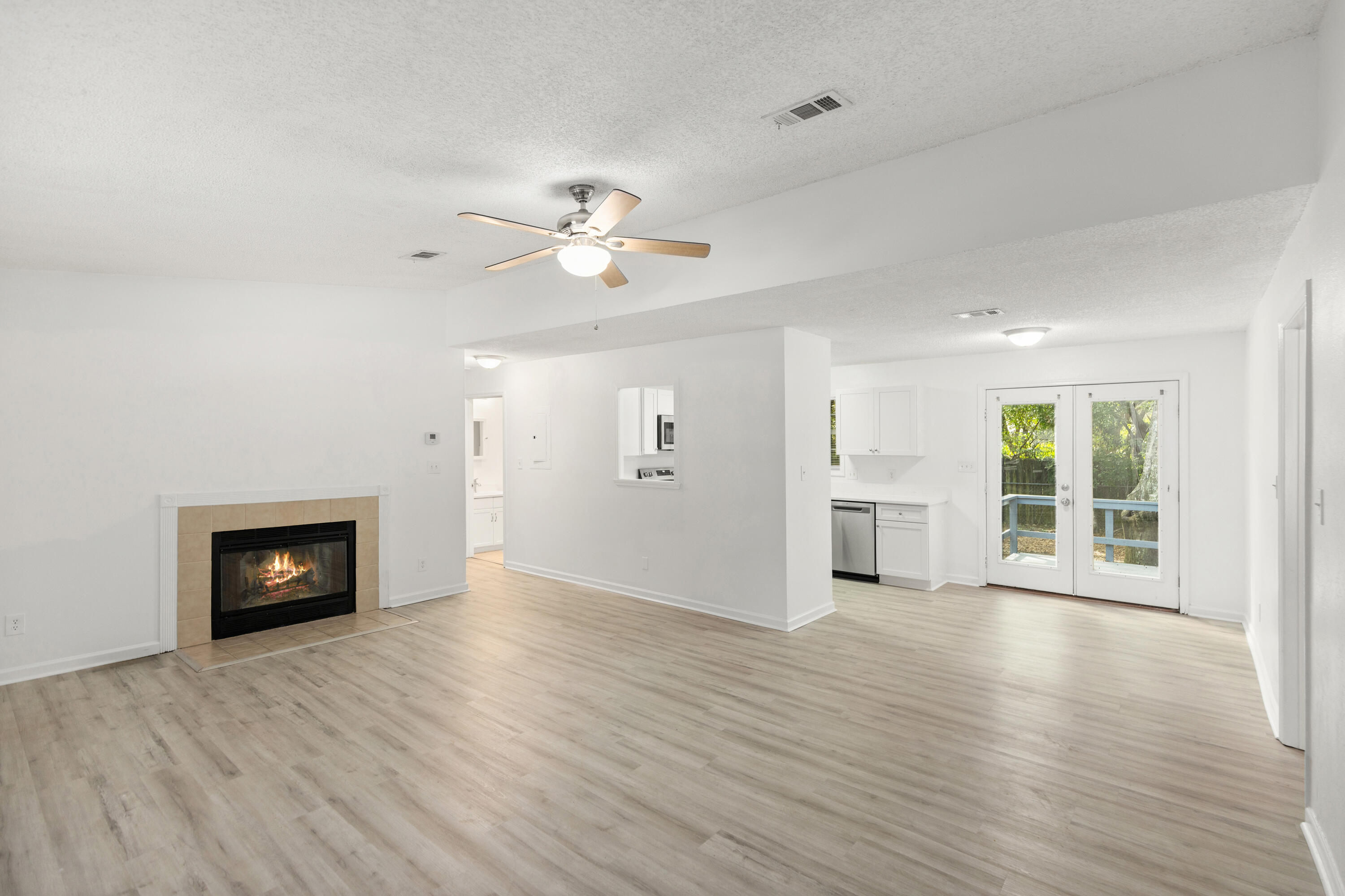 CALHOUN S/D TO DESTIN - Residential Lease