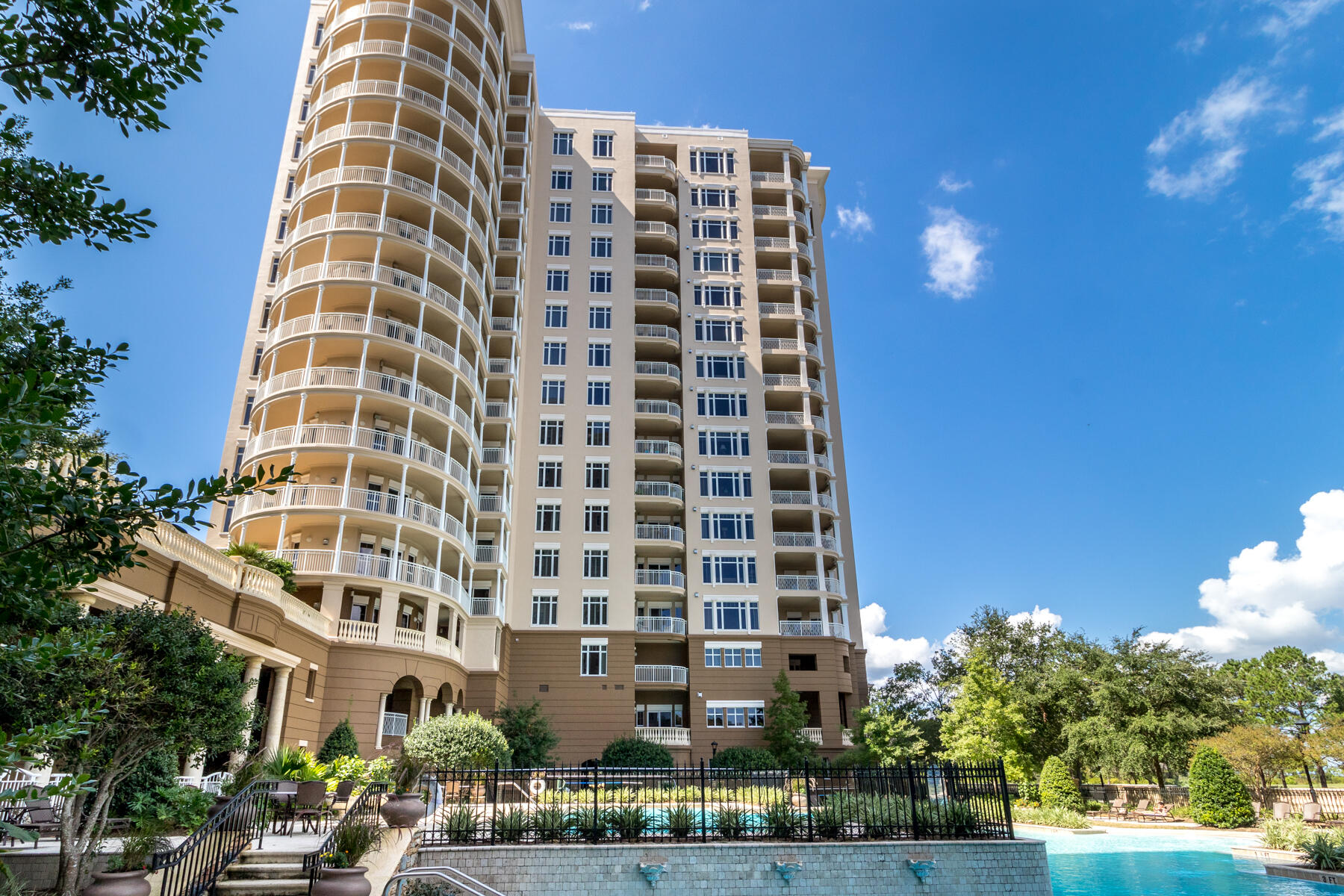 ONE WATER PLACE - Residential