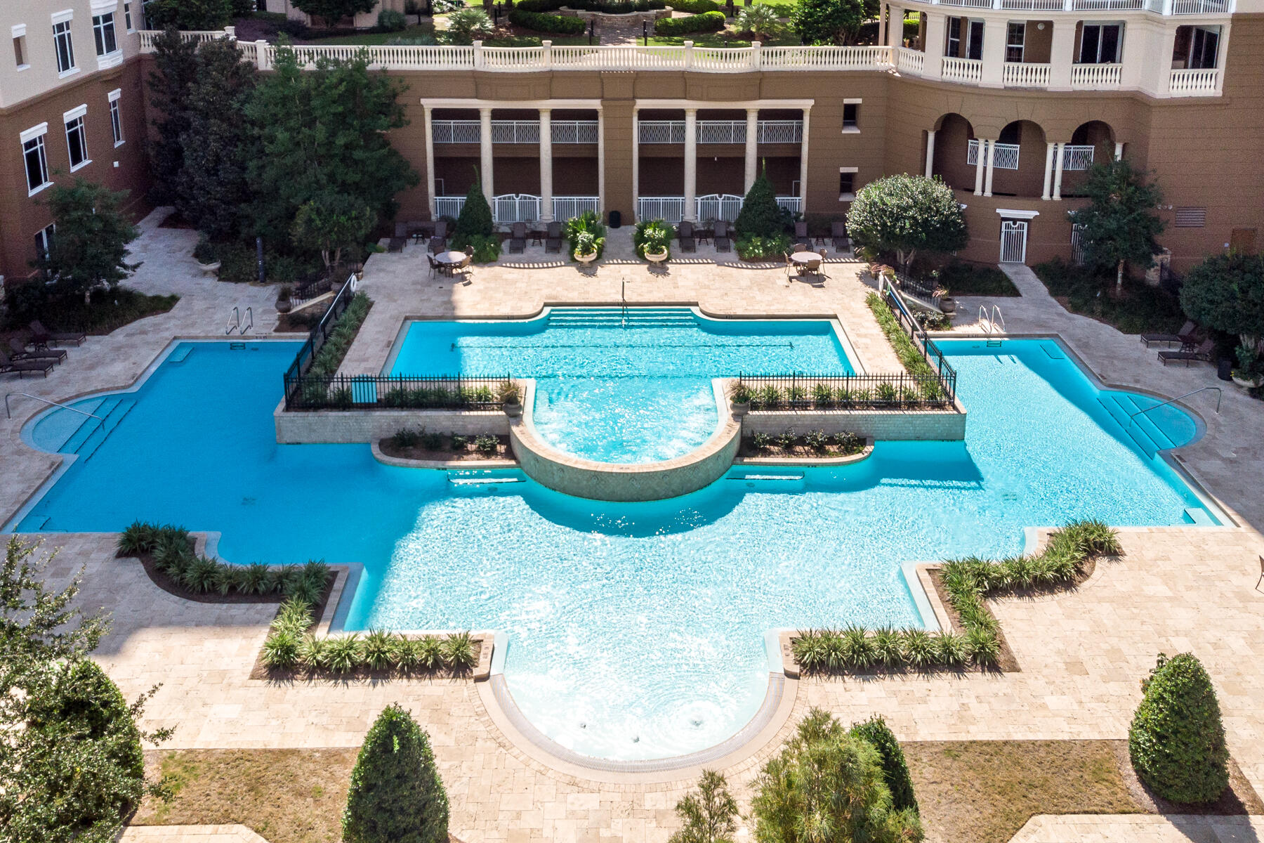 ONE WATER PLACE - Residential