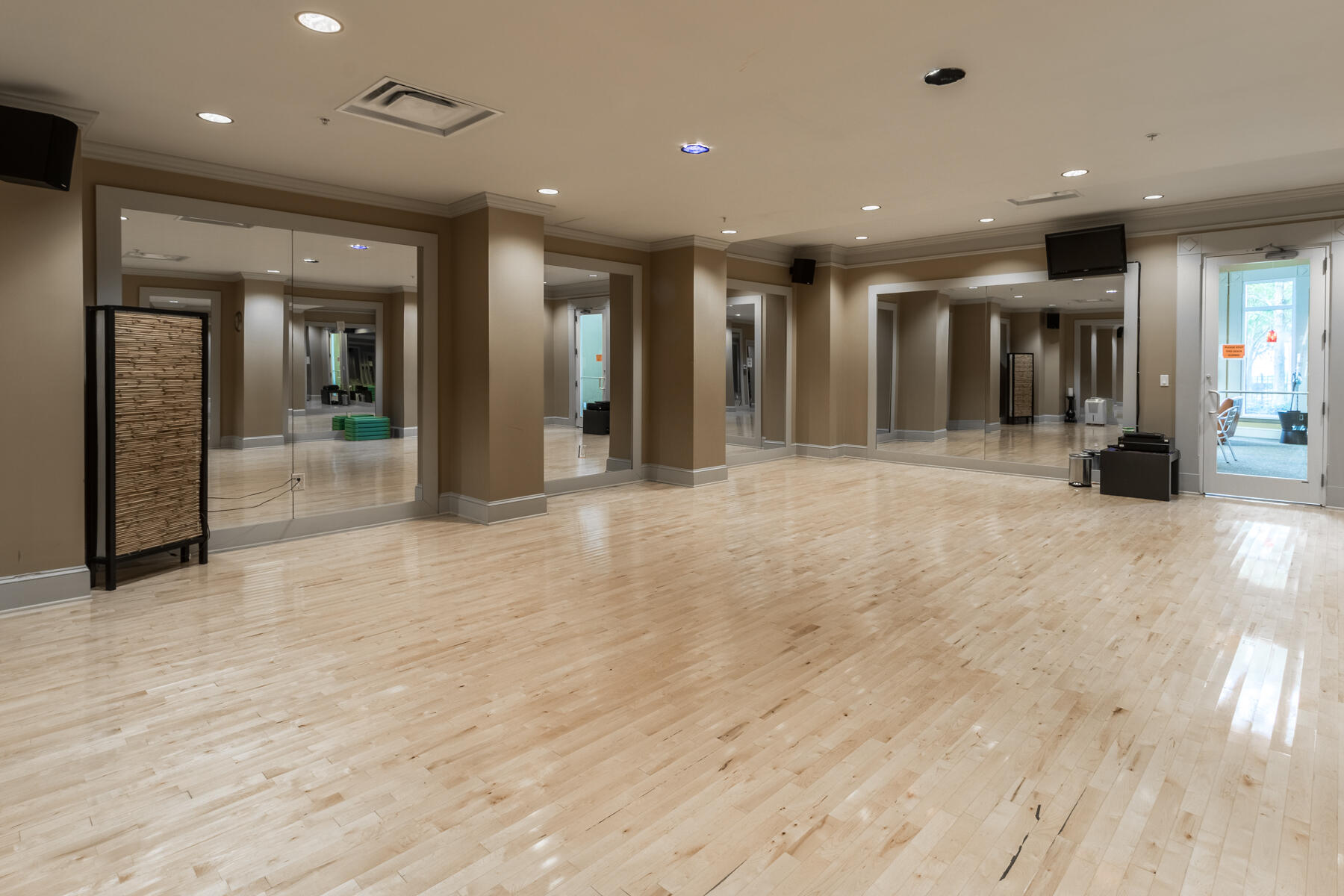 ONE WATER PLACE - Residential