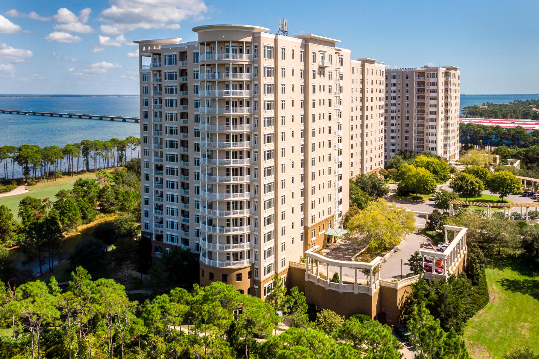 ONE WATER PLACE - Residential