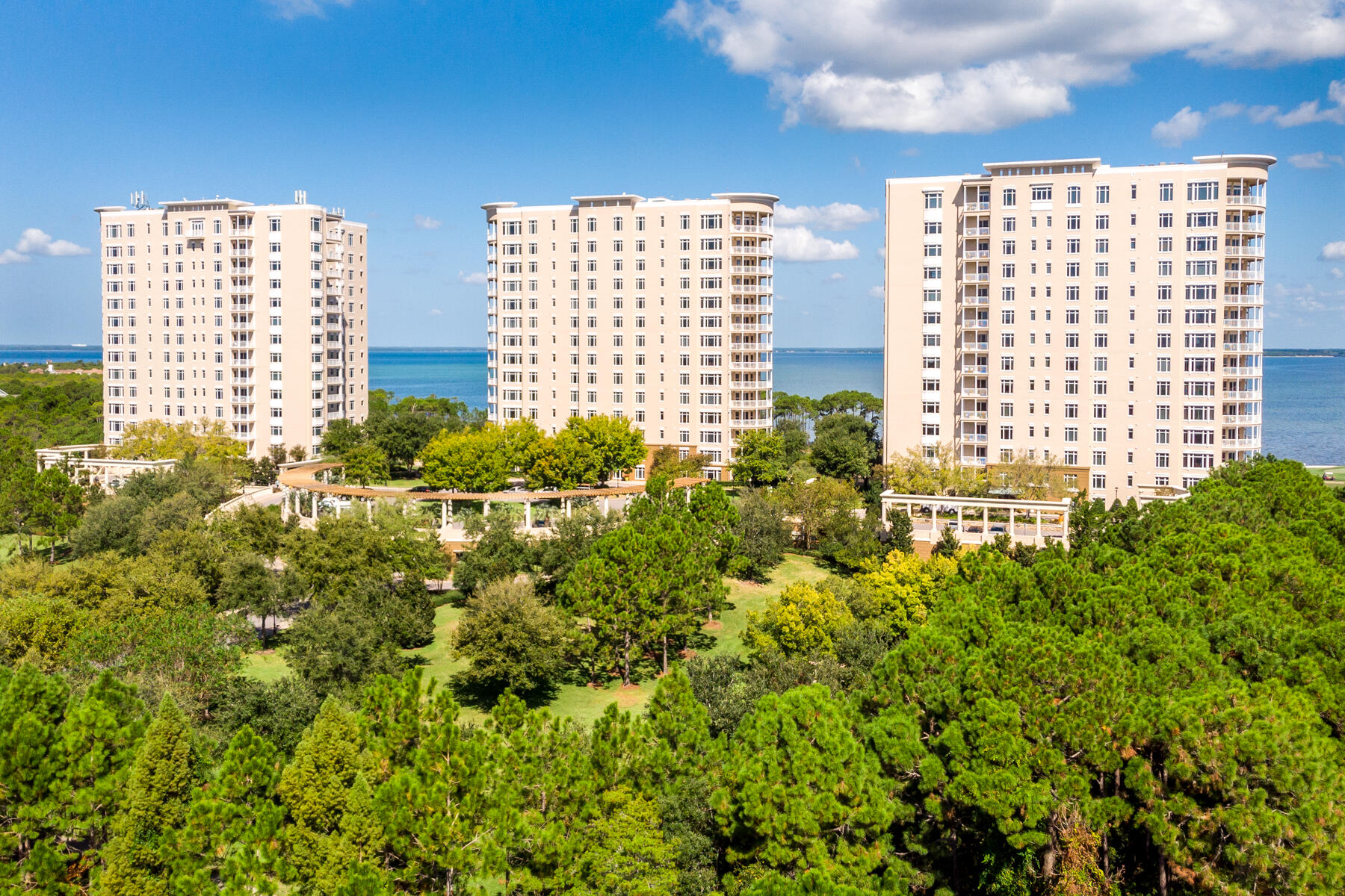 ONE WATER PLACE - Residential