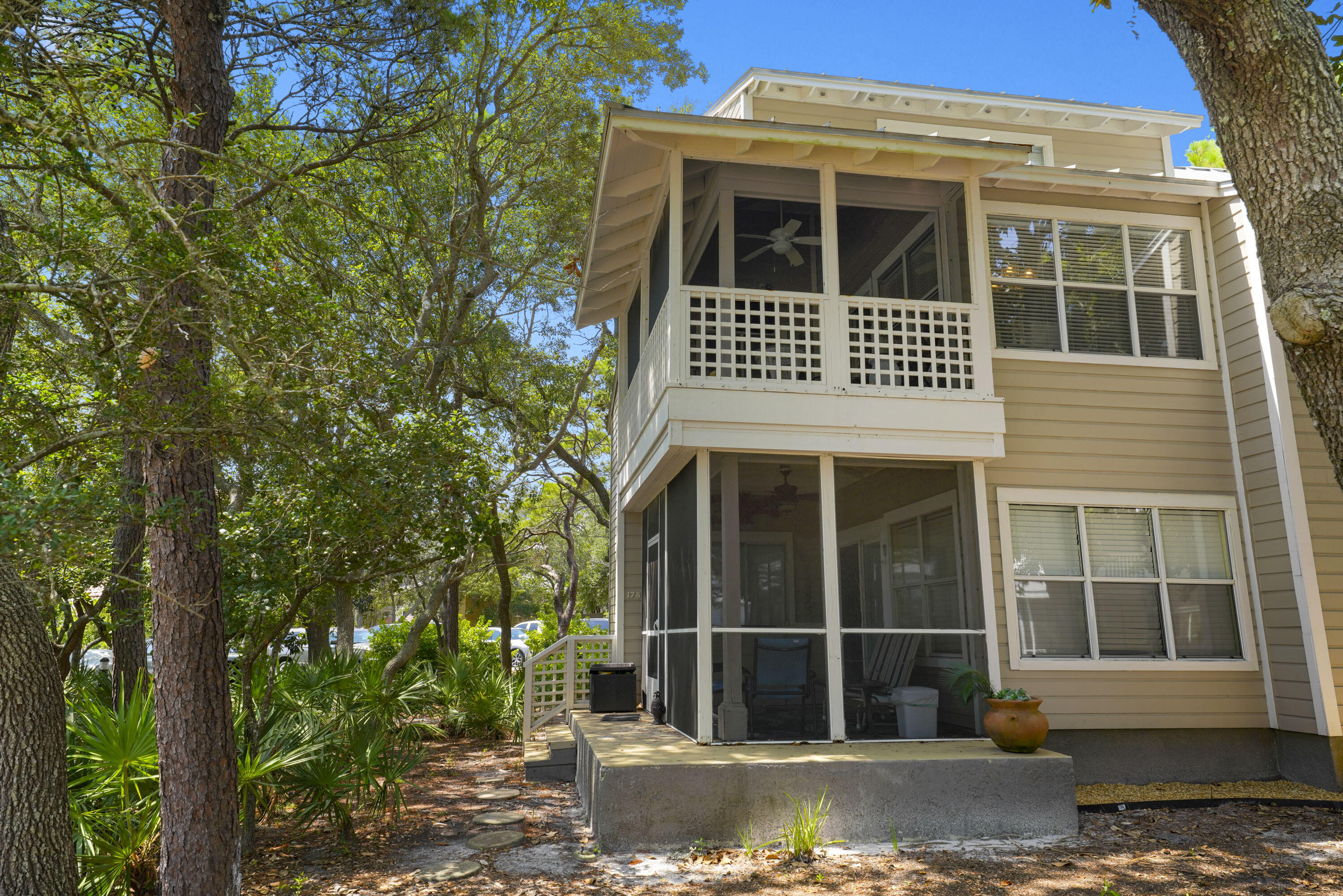 HIDDEN DUNES BEACH COTTAGES 2 - Residential