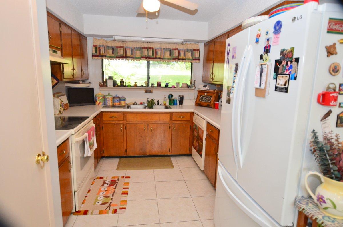 WHISPERING LAKES ESTATES - Residential