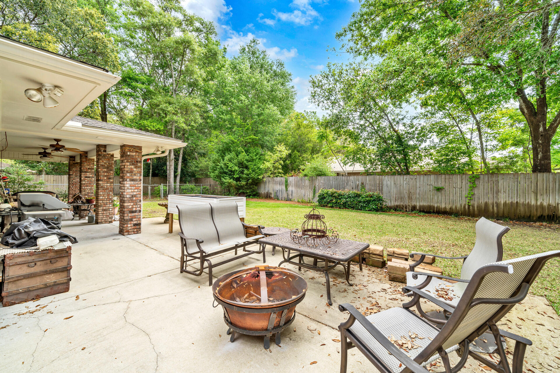 RAINTREE ESTATES - Residential