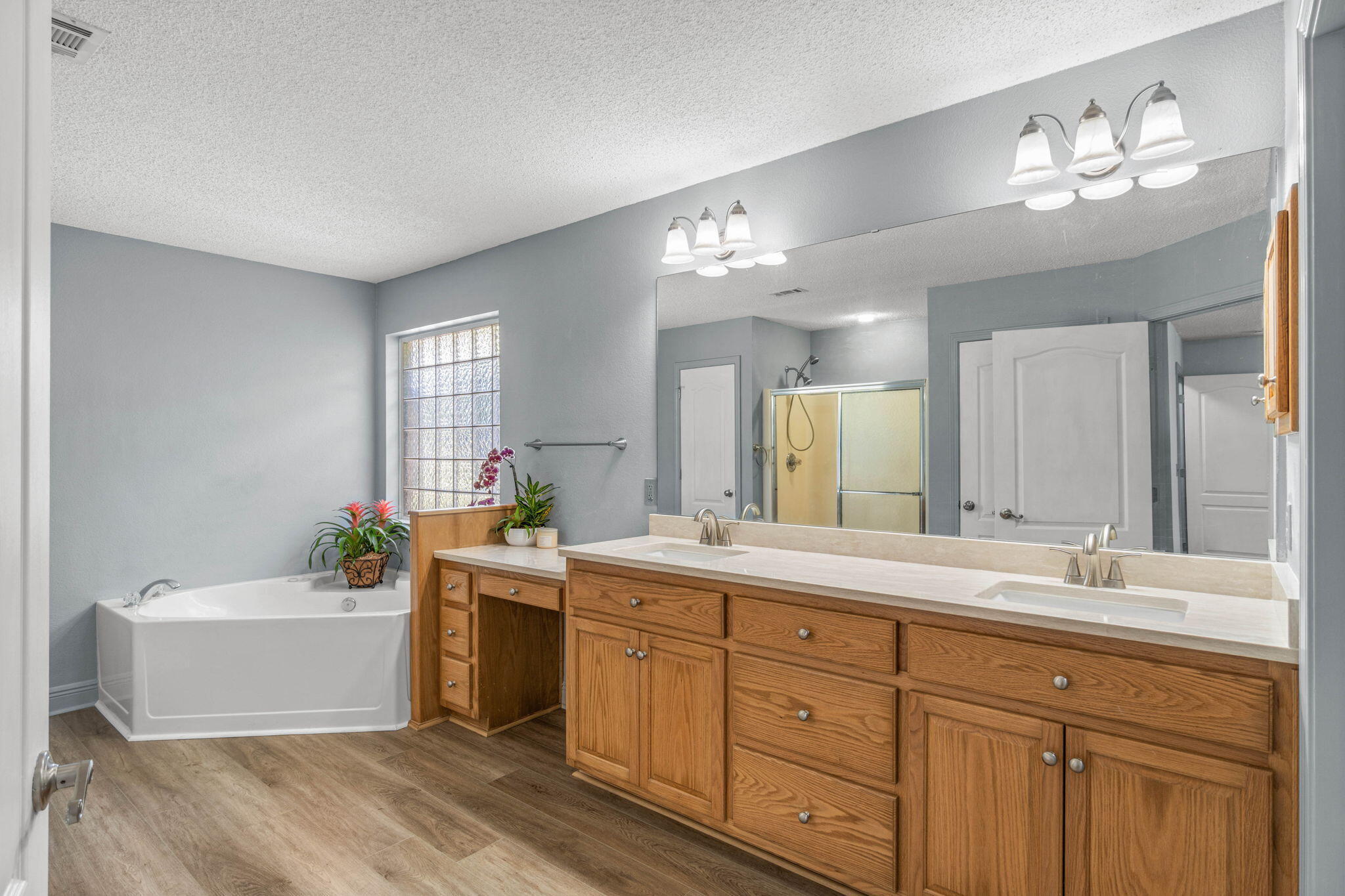 GARDENBROOK - Residential