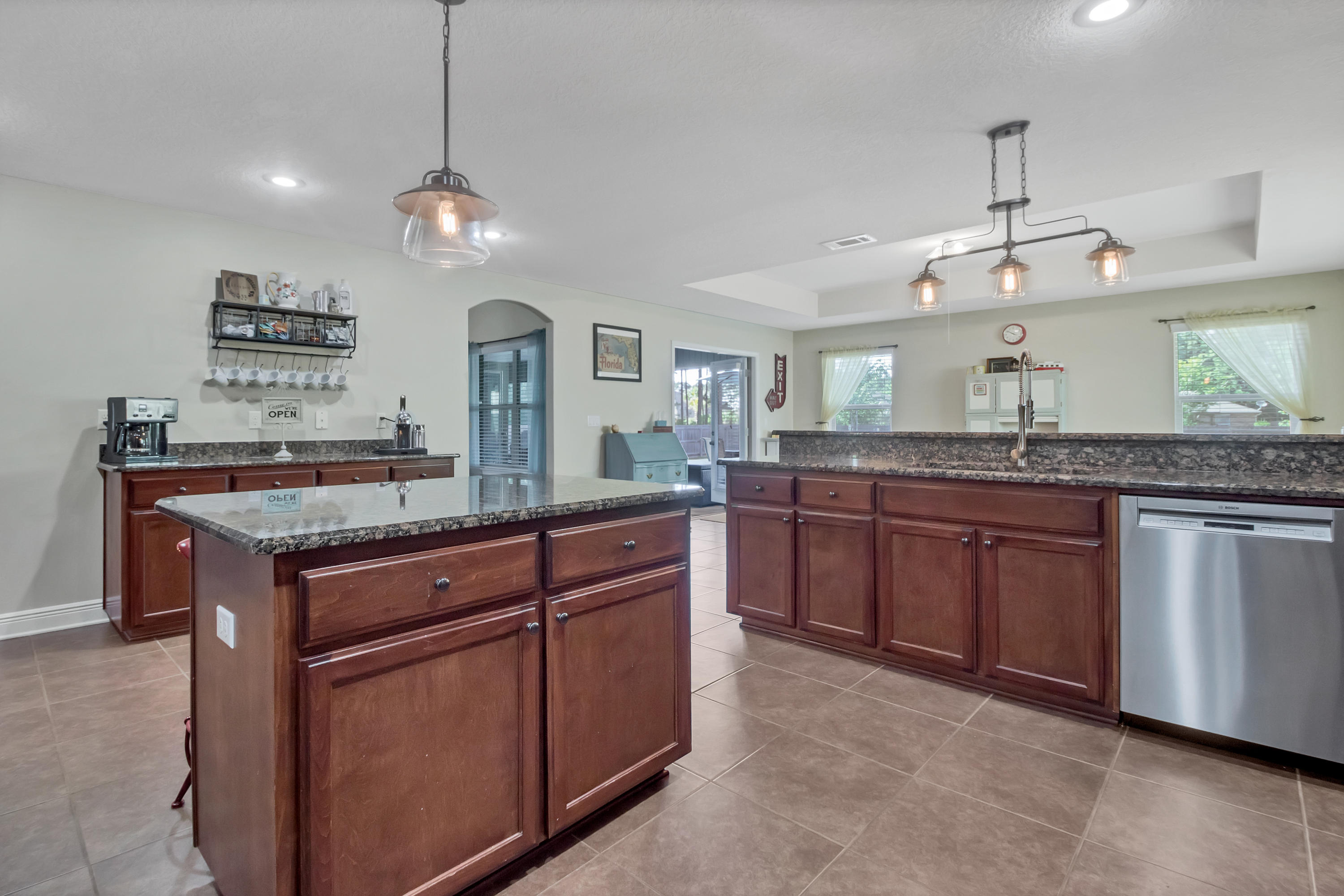 HOLLEY BY THE SEA - Residential