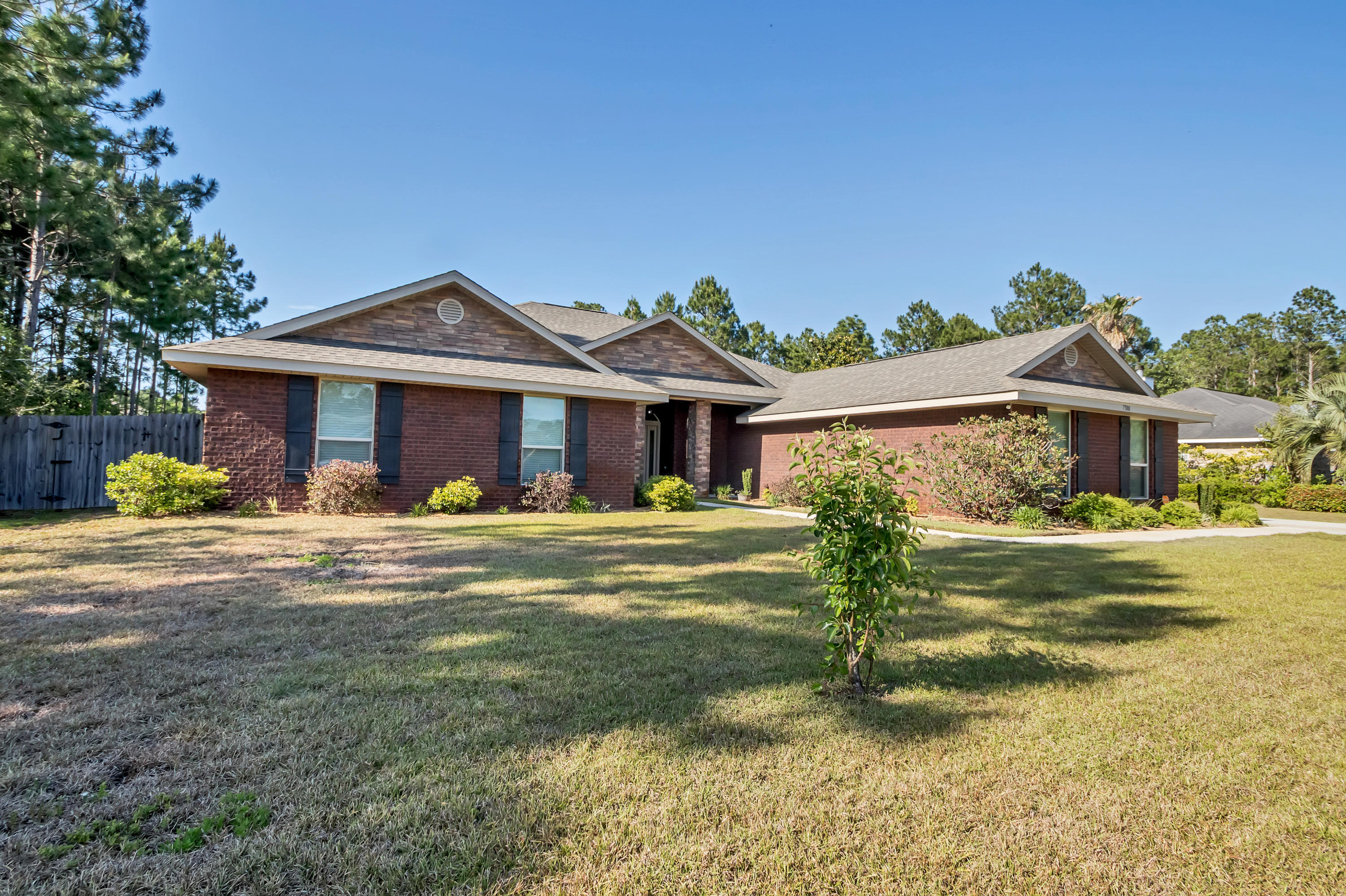 HOLLEY BY THE SEA - Residential