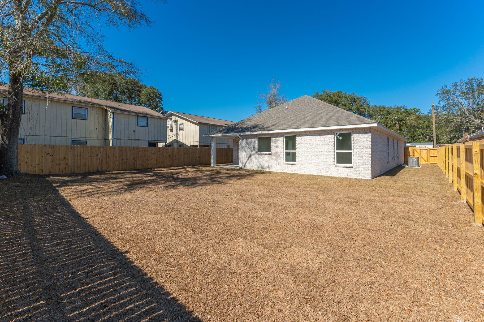 LOLA GARDENS - Residential