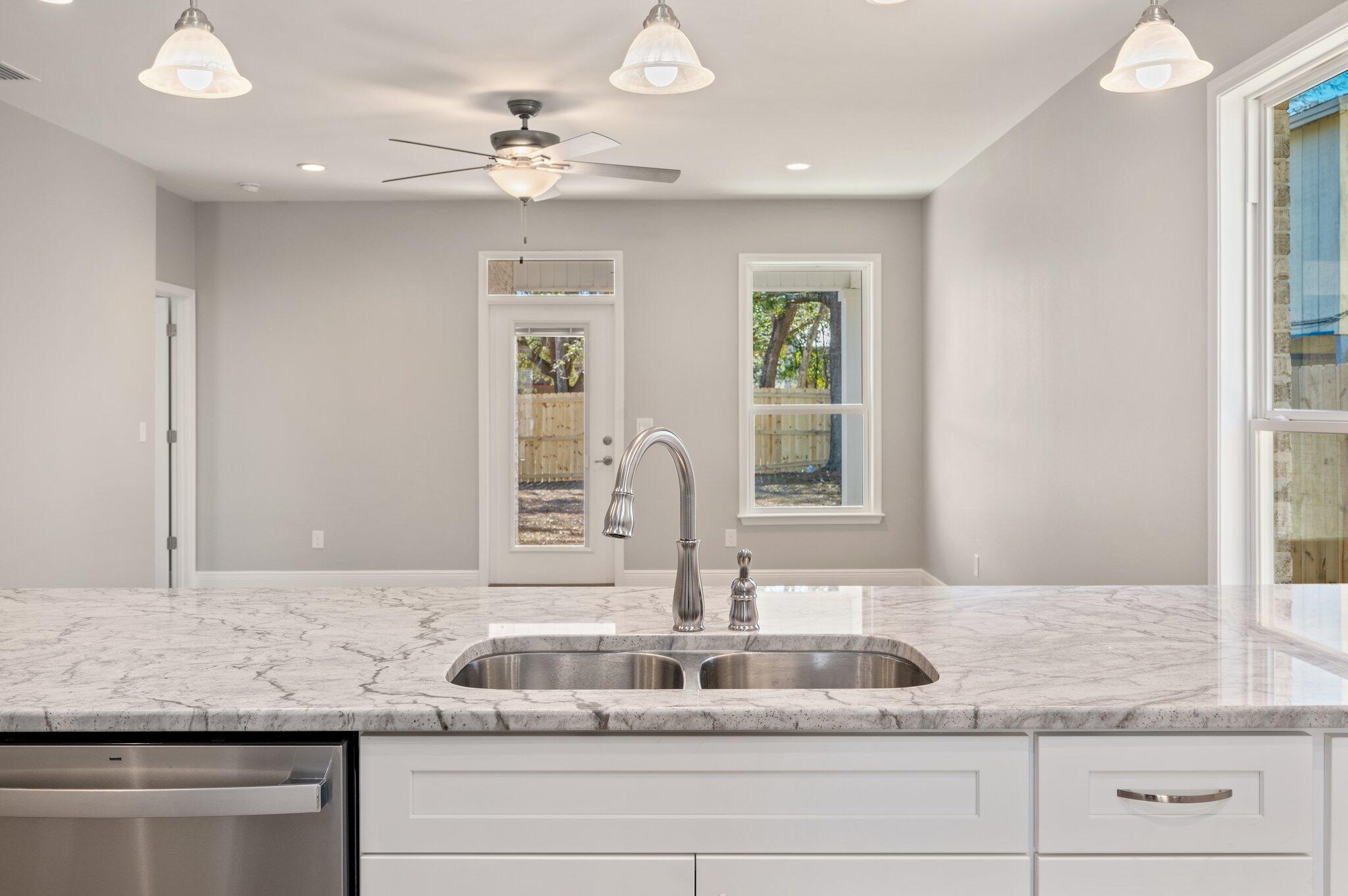 LOLA GARDENS - Residential