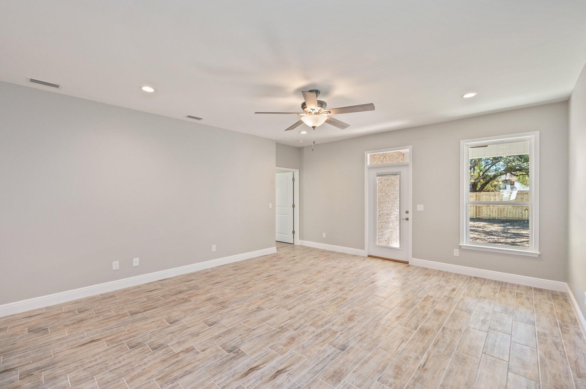 LOLA GARDENS - Residential