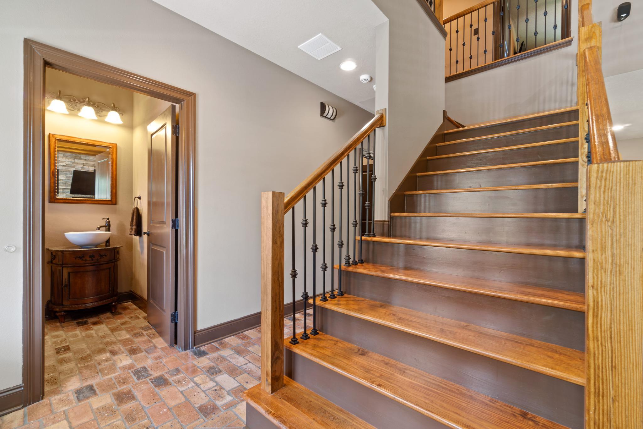 CRESCENT SHORES - Residential