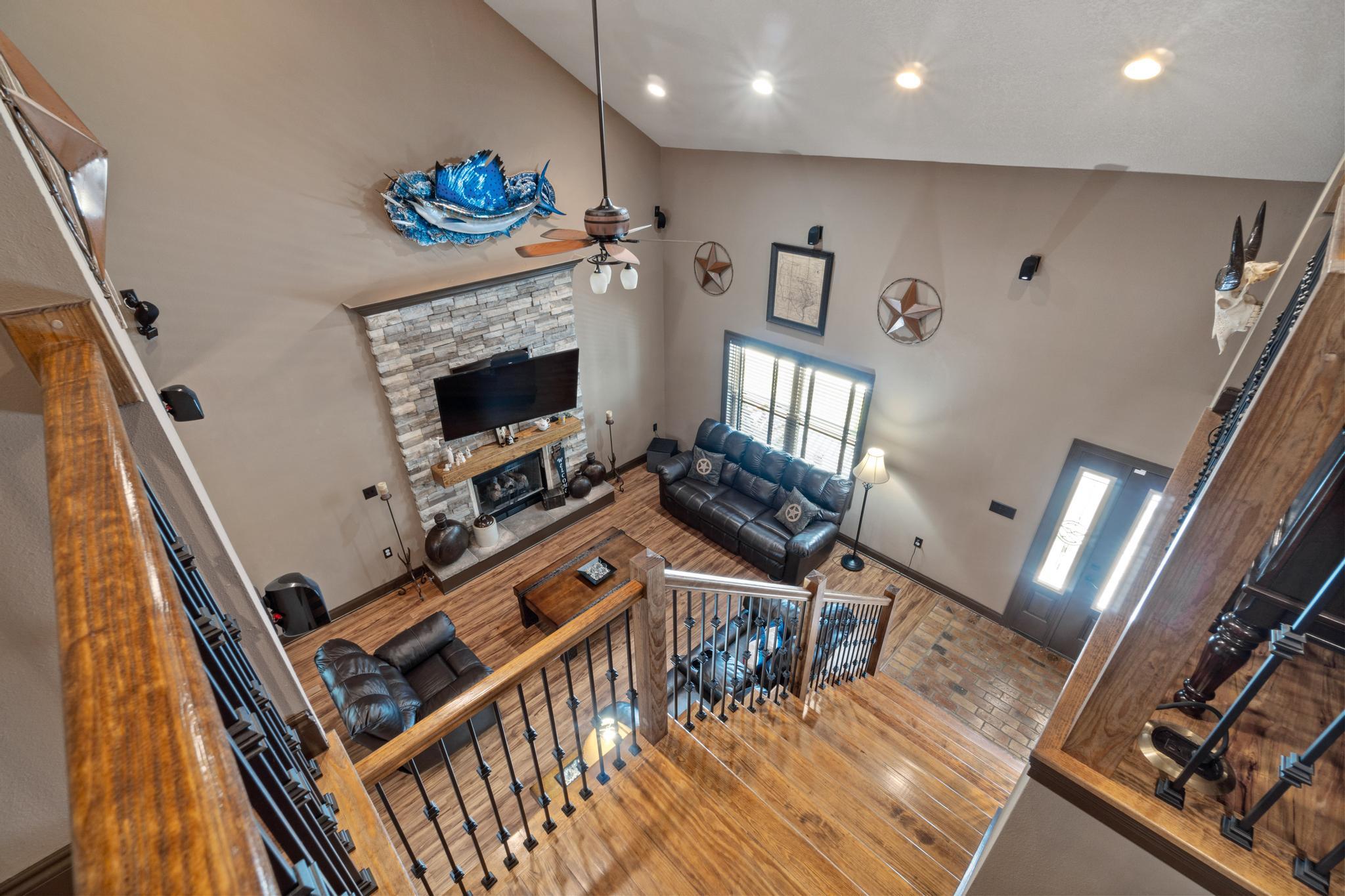 CRESCENT SHORES - Residential