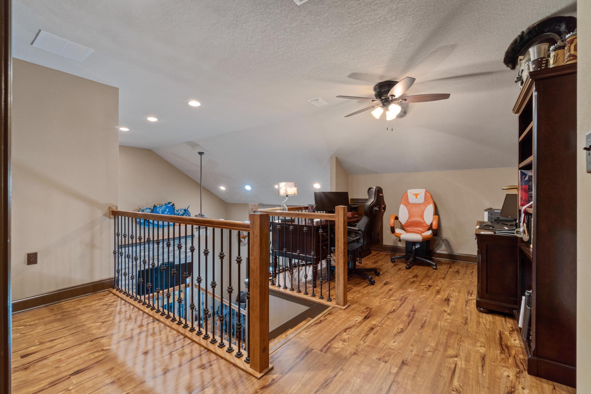 CRESCENT SHORES - Residential