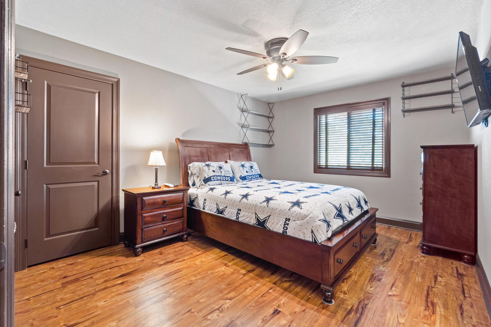 CRESCENT SHORES - Residential