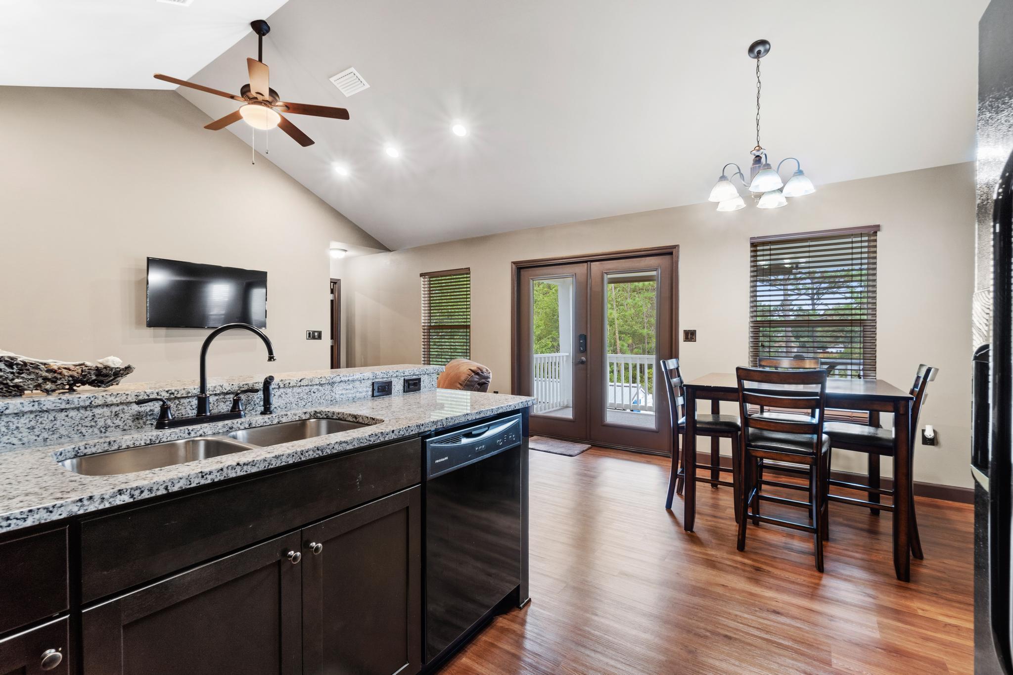 CRESCENT SHORES - Residential