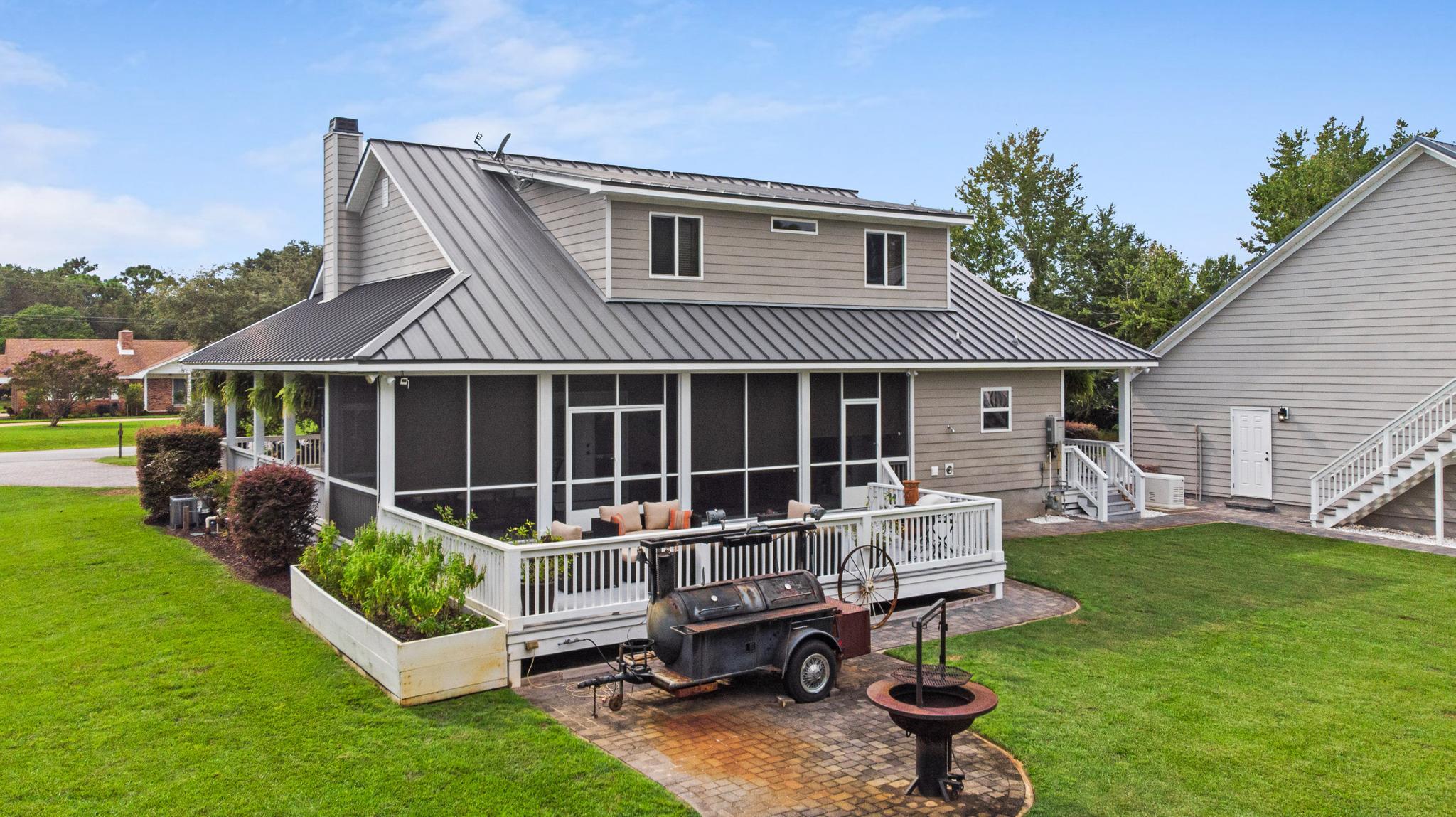 CRESCENT SHORES - Residential