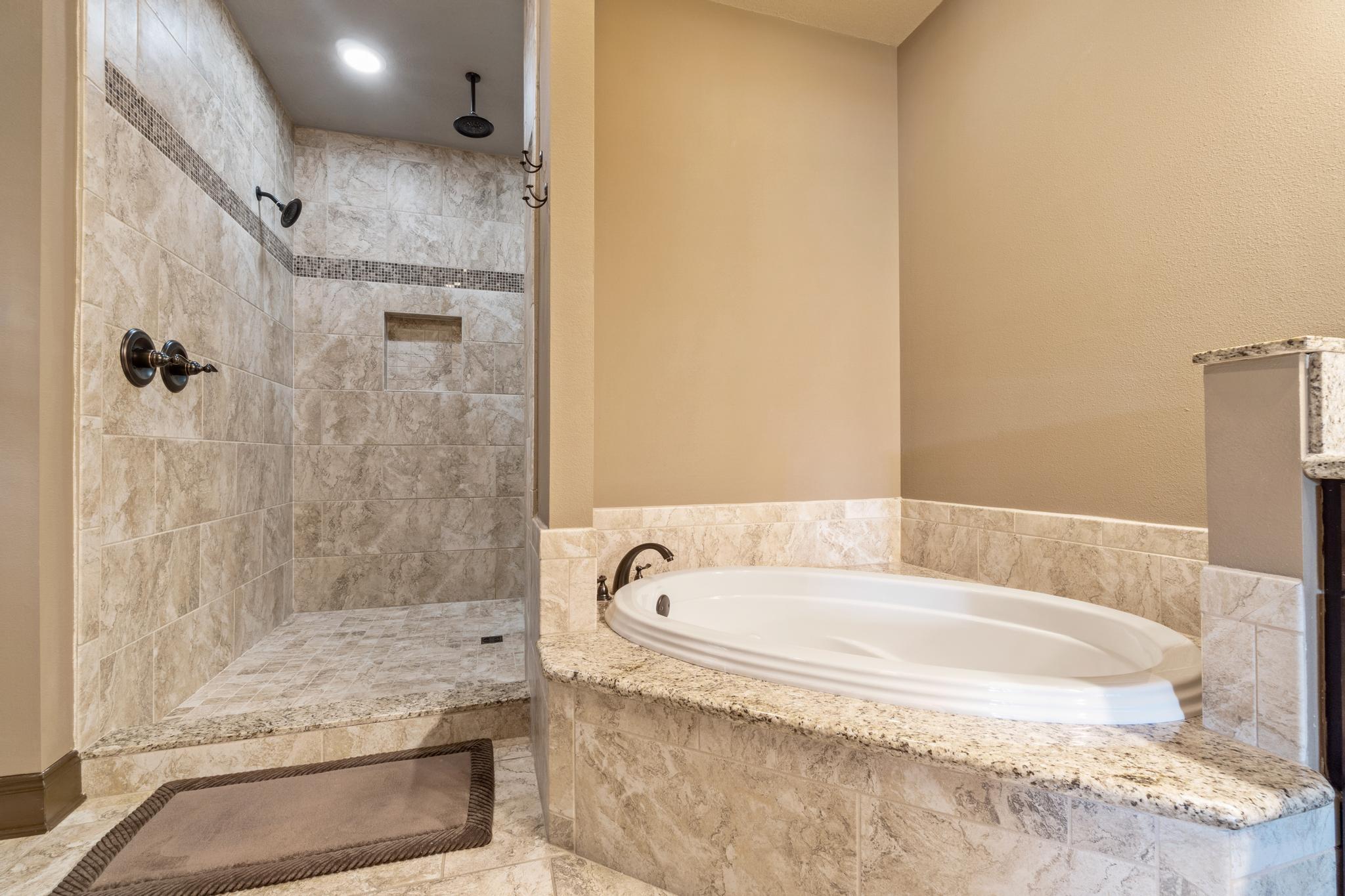 CRESCENT SHORES - Residential