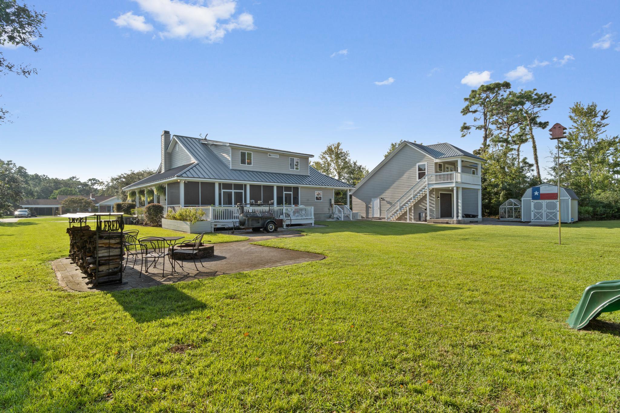 CRESCENT SHORES - Residential