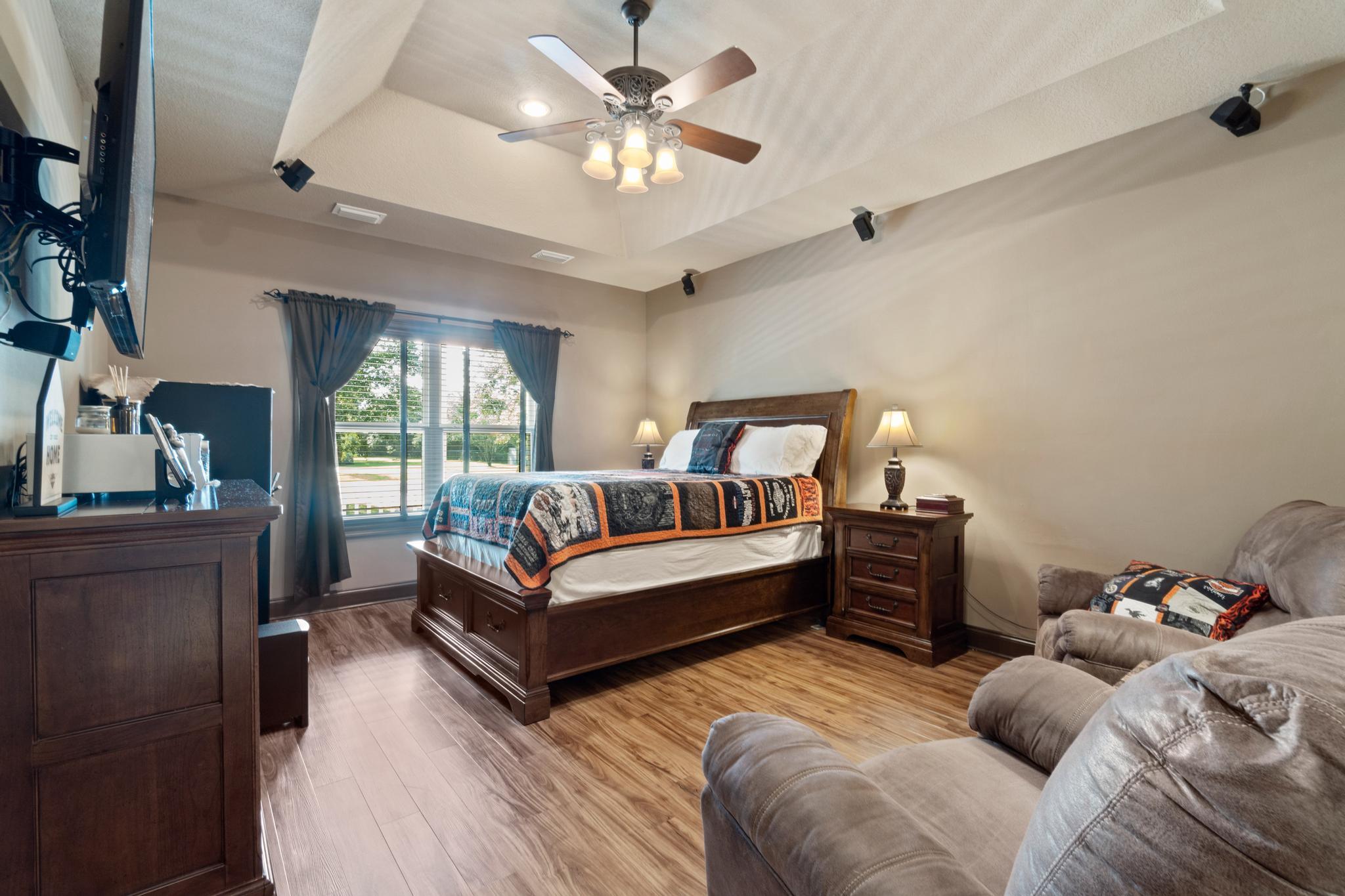 CRESCENT SHORES - Residential