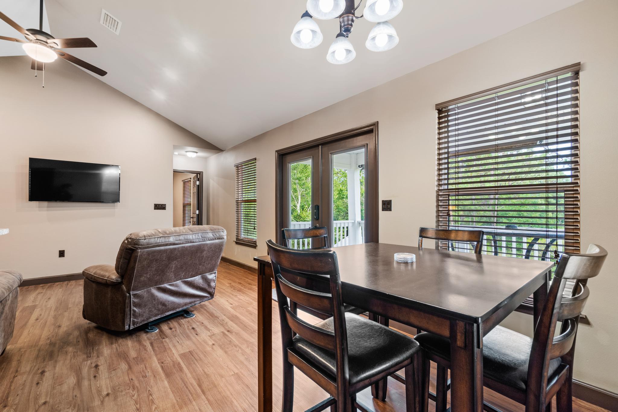 CRESCENT SHORES - Residential