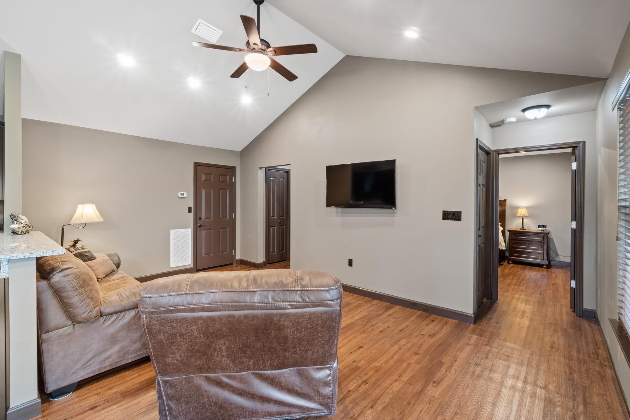 CRESCENT SHORES - Residential