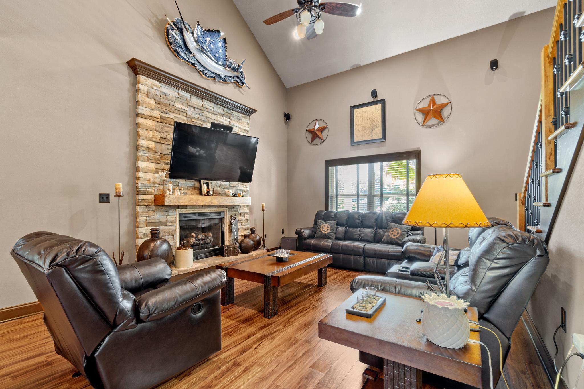 CRESCENT SHORES - Residential