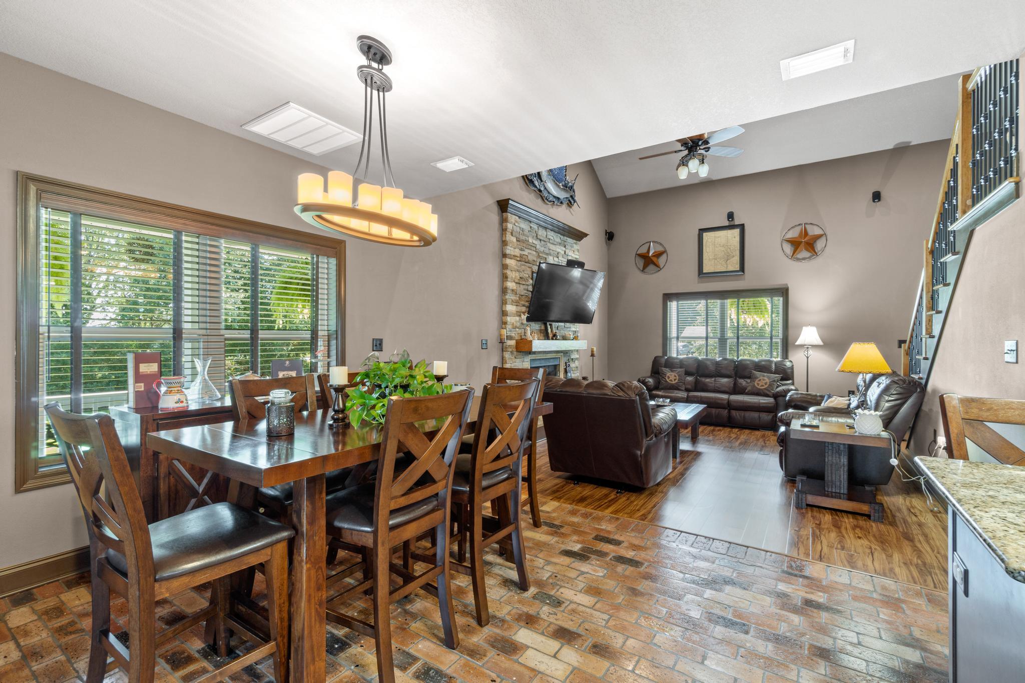 CRESCENT SHORES - Residential