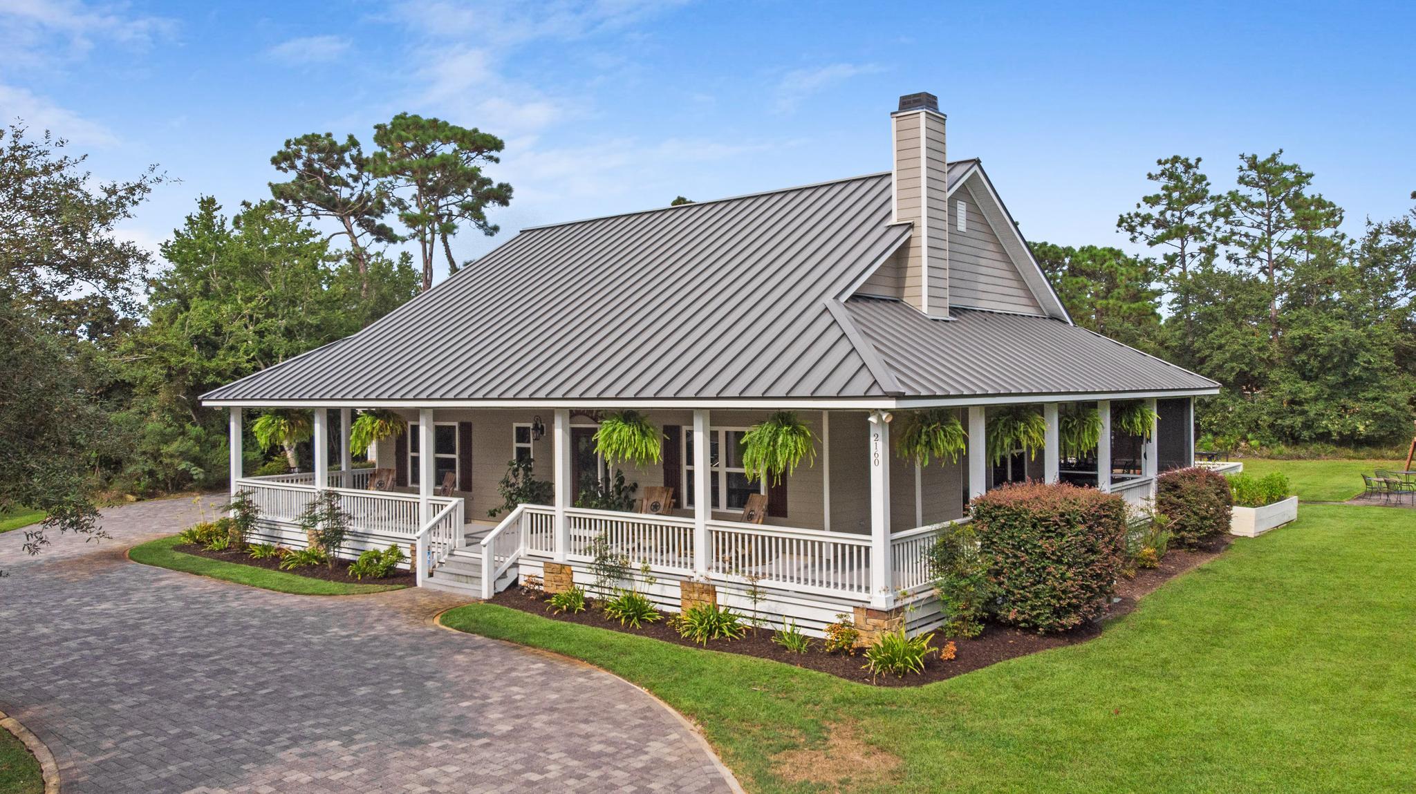 CRESCENT SHORES - Residential