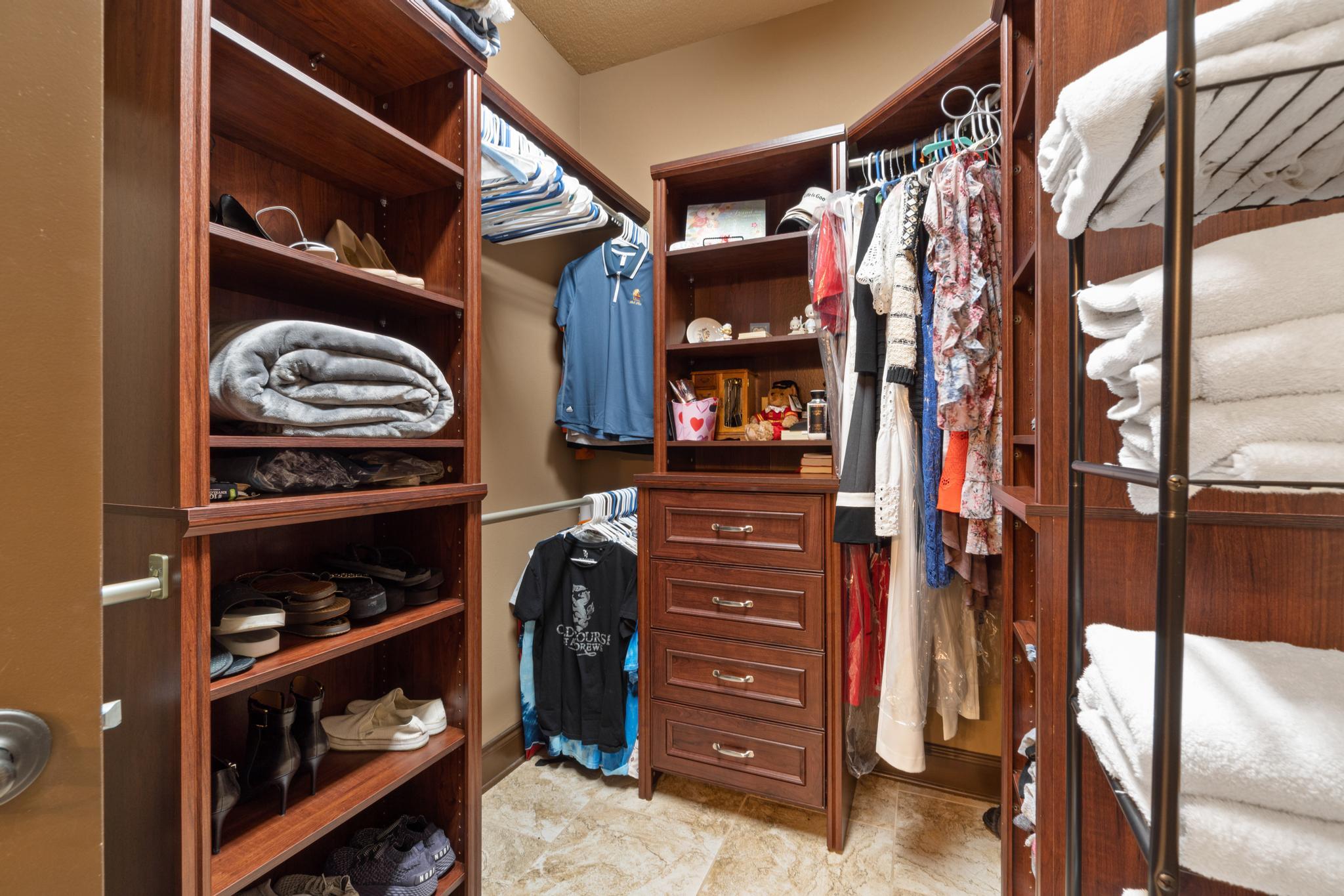 CRESCENT SHORES - Residential