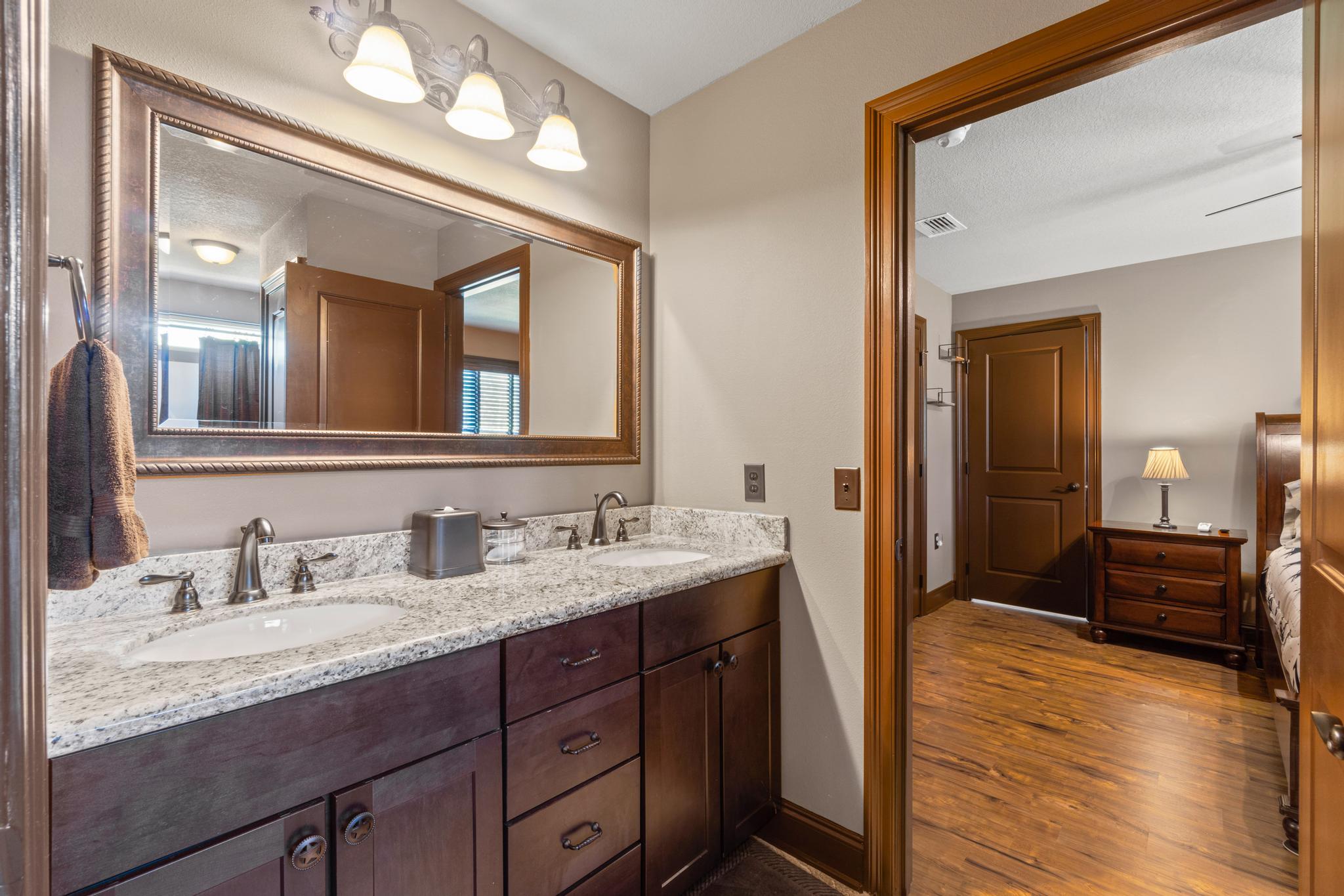 CRESCENT SHORES - Residential