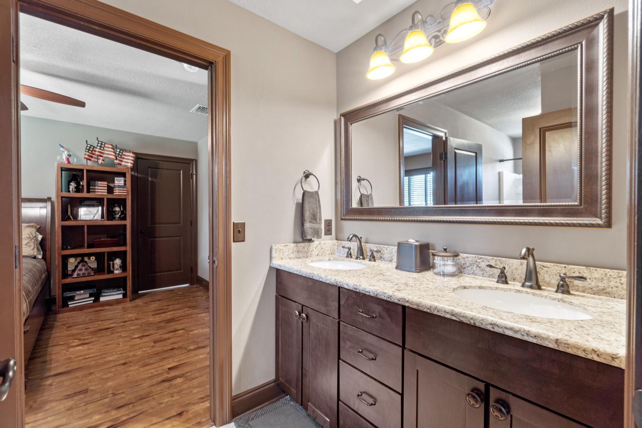 CRESCENT SHORES - Residential