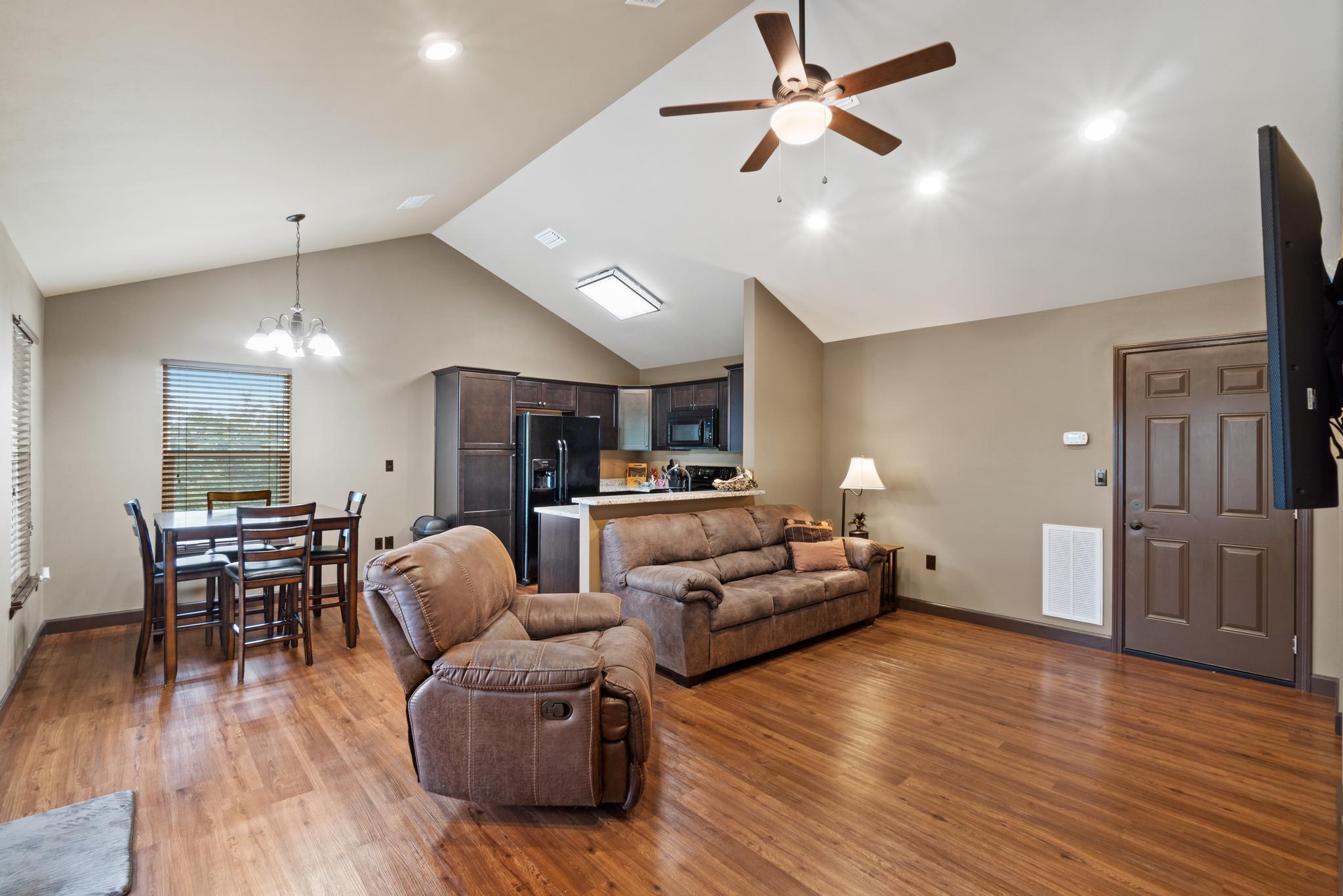 CRESCENT SHORES - Residential