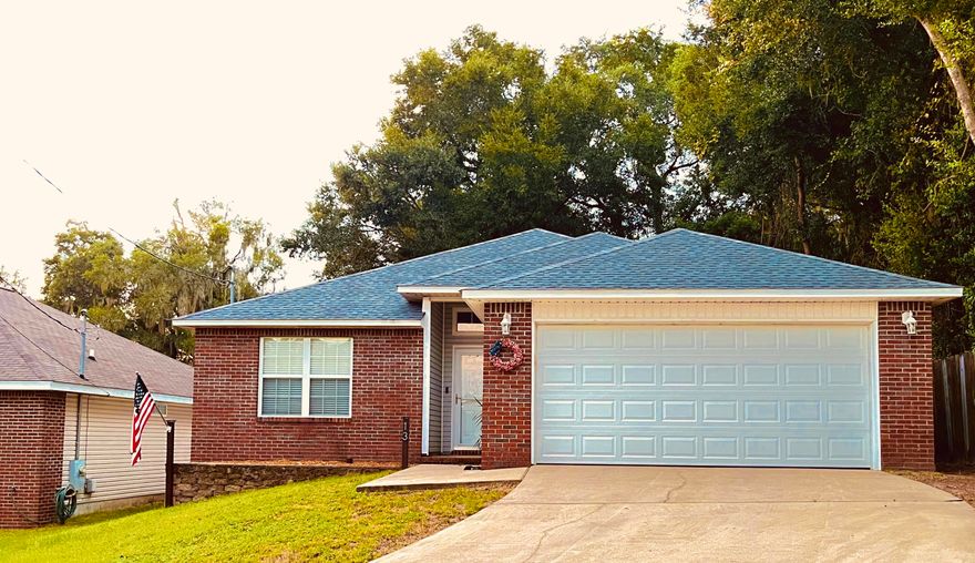 *****PRICE IMPROVEMENT, Motivated Seller!!!*****
Move-in Ready! Beautiful home at the end of a Cul-de-sac with Turkey Creek steps away! Conveniently located minutes away from shopping, restaurants and easy commute to bases. Two large living areas and vaulted ceilings give this home a spacious feel, and split floor plan with Primary suite including walk-in closet and en-suite bath. Vinyl plank and tile throughout the home.  HVAC replaced in 2019, Roof replaced in 2021. Brand new privacy fence and pavilion in back yard!