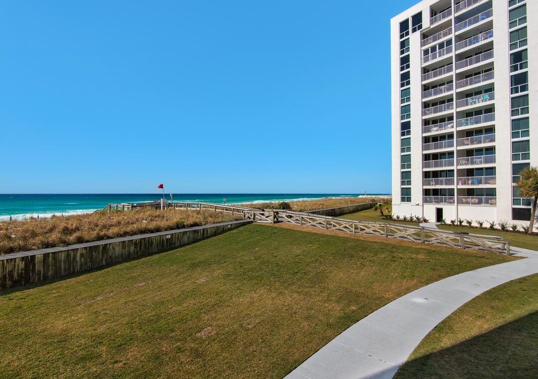 SHORELINE TOWERS 1 - Residential