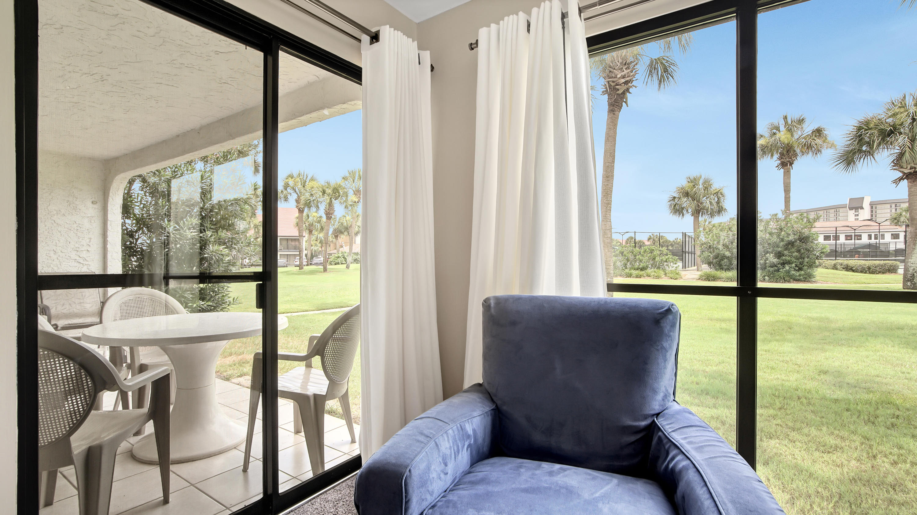 EDGEWATER - Residential