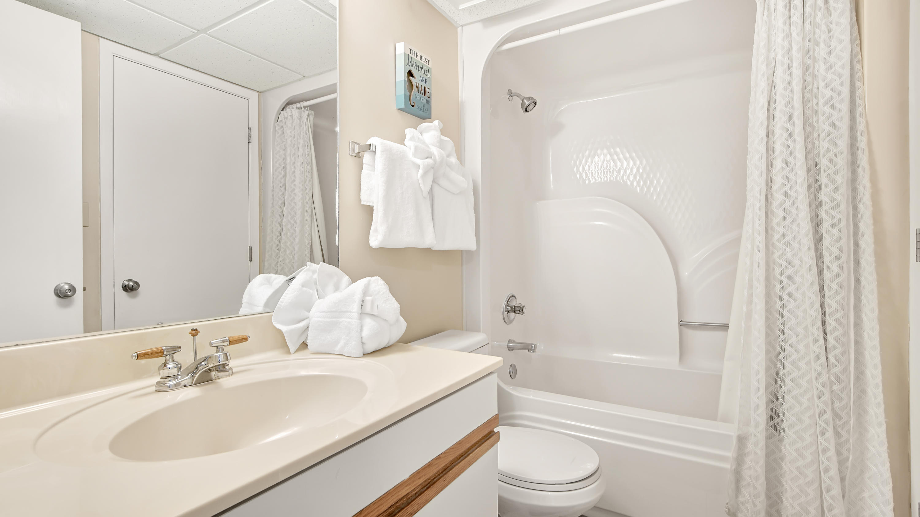 EDGEWATER - Residential