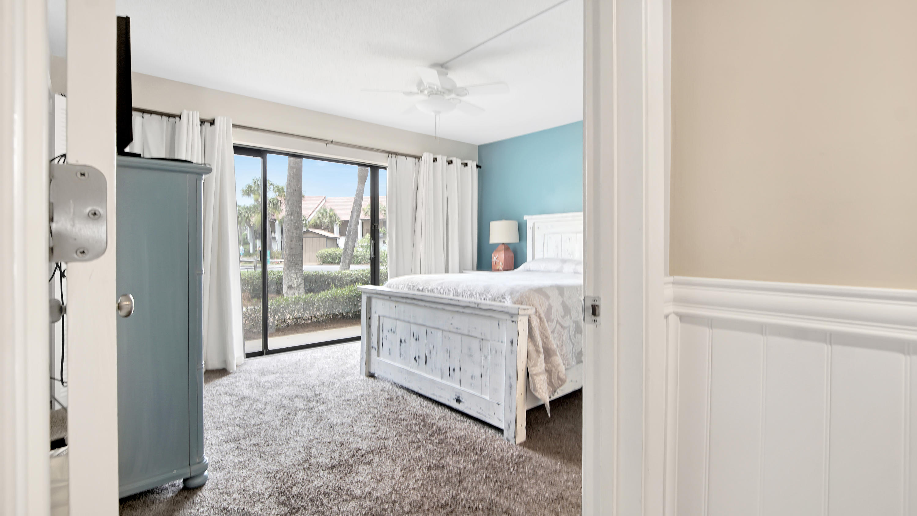 EDGEWATER - Residential