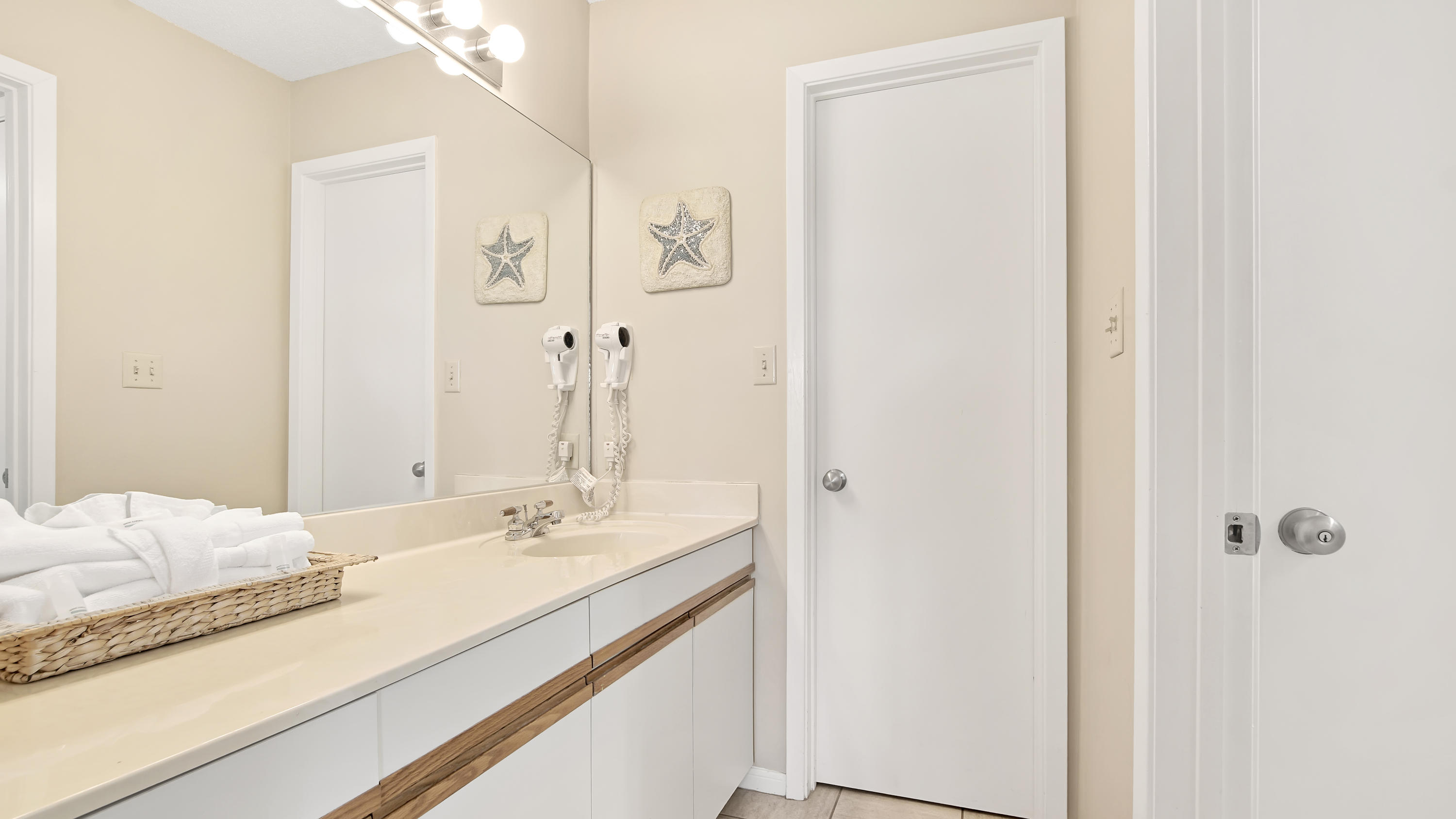 EDGEWATER - Residential