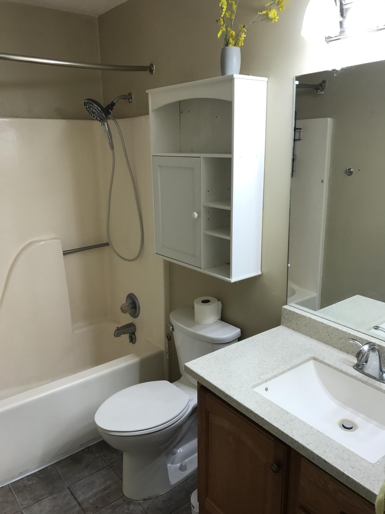 KELLY HILL ESTATES - Residential Lease