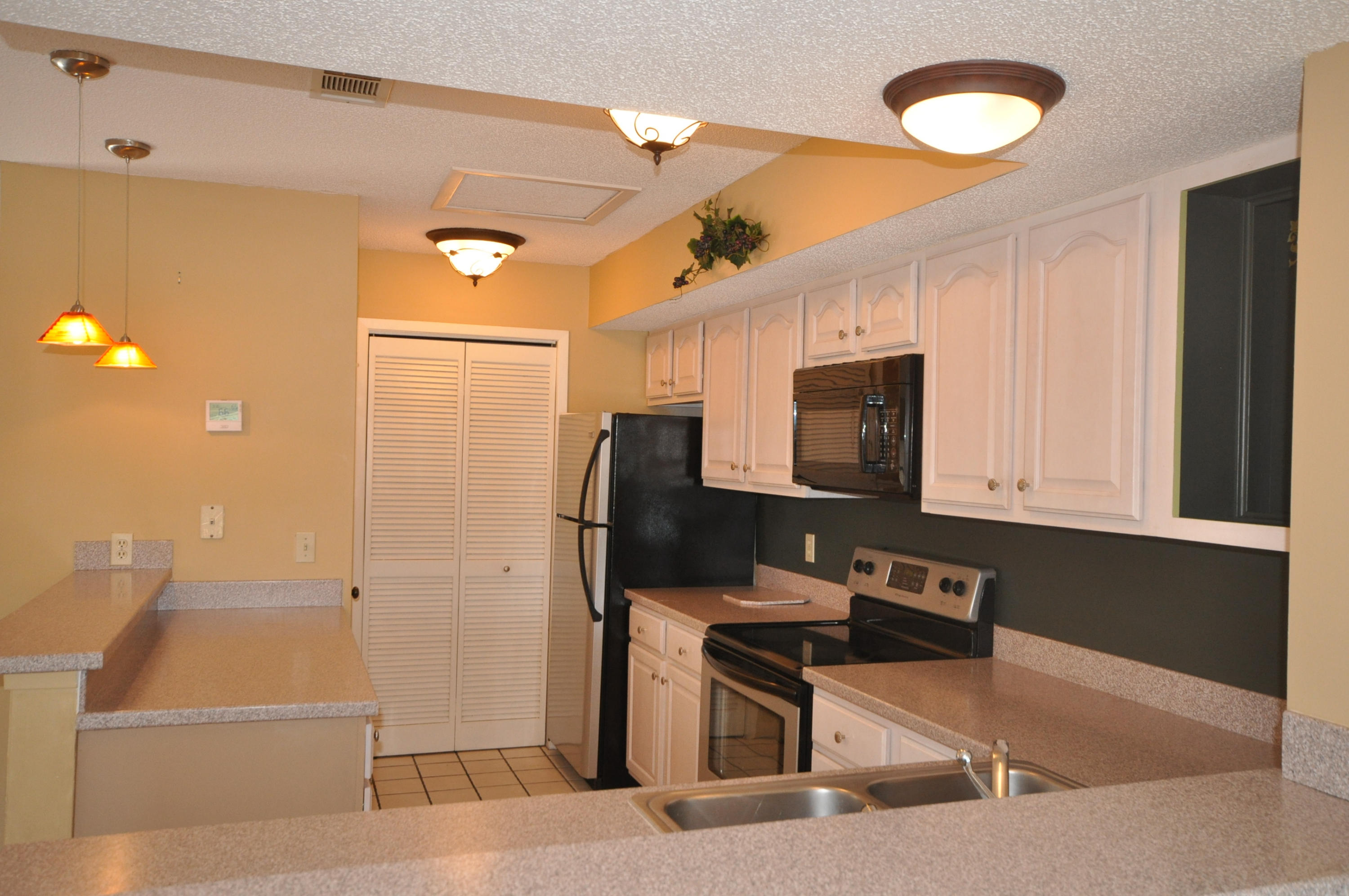 HARBOUR POINT CONDO - Residential