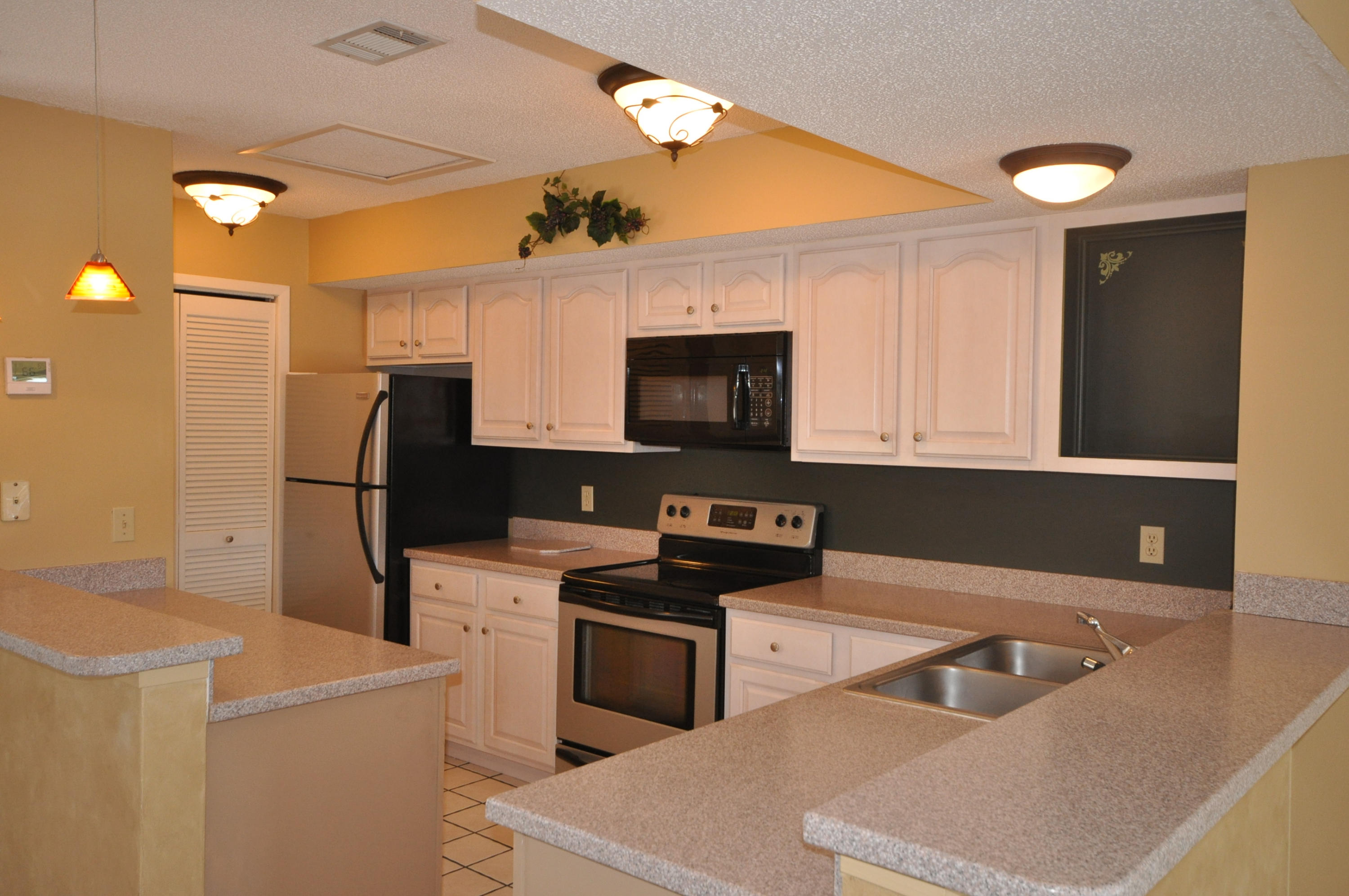 HARBOUR POINT CONDO - Residential