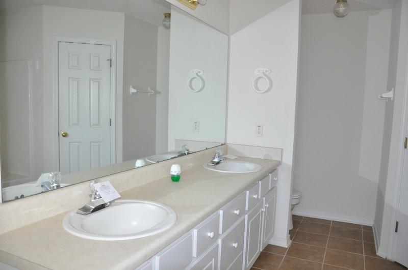 WOODBURY FOREST - Residential