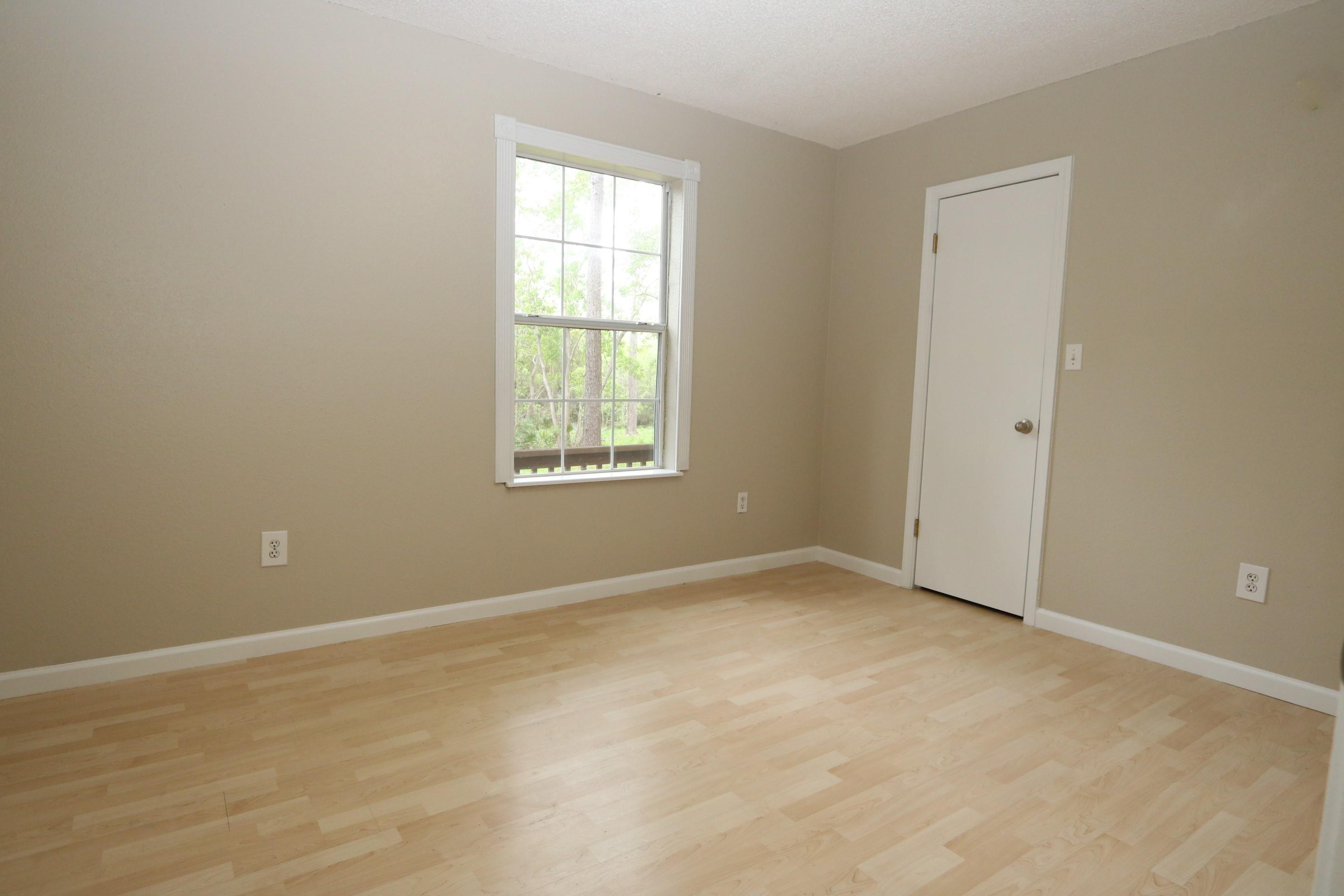 COUNTRYVIEW EST - Residential